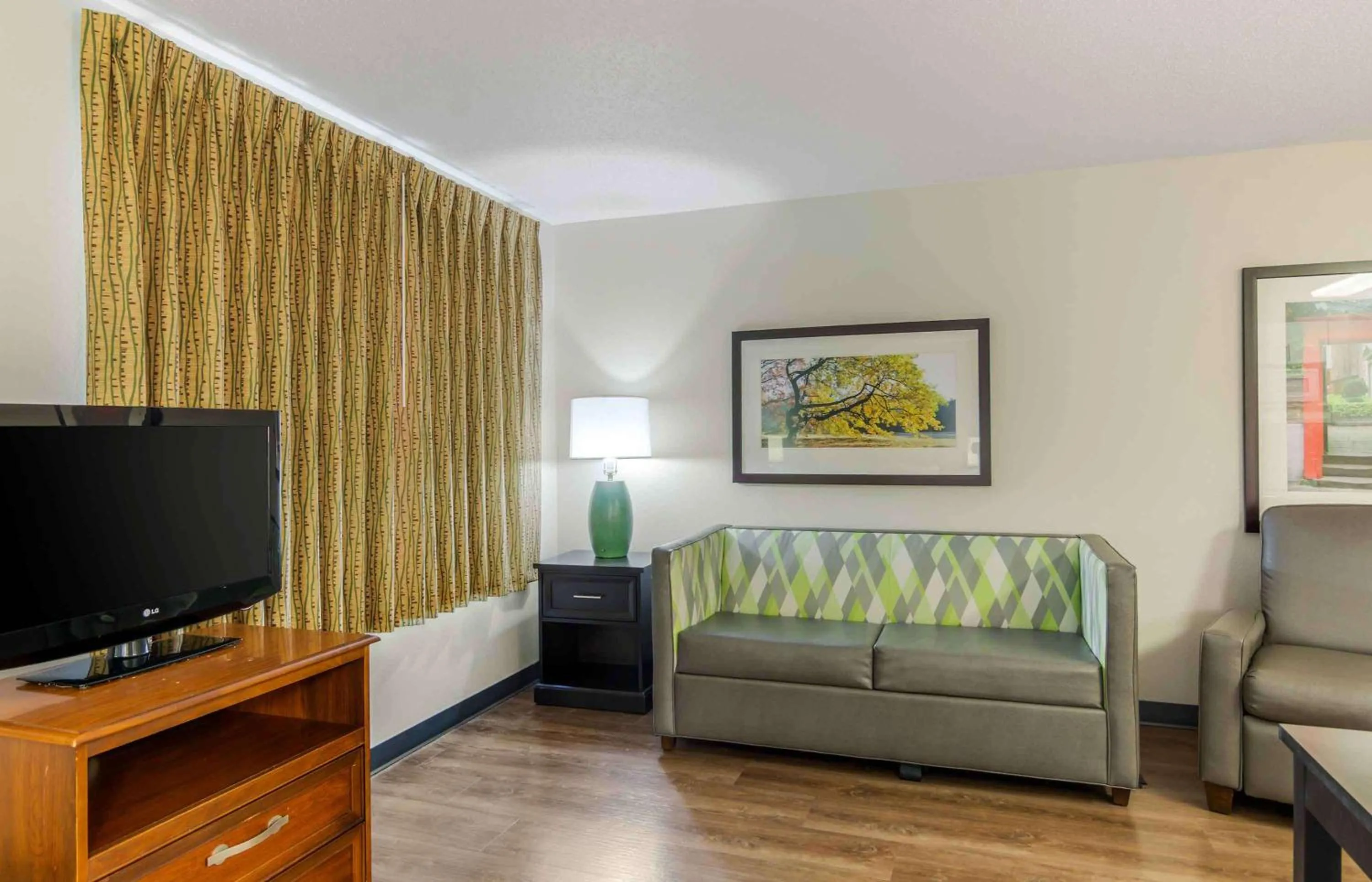 Bedroom in Extended Stay America Suites - Richmond - W Broad Street - Glenside - North