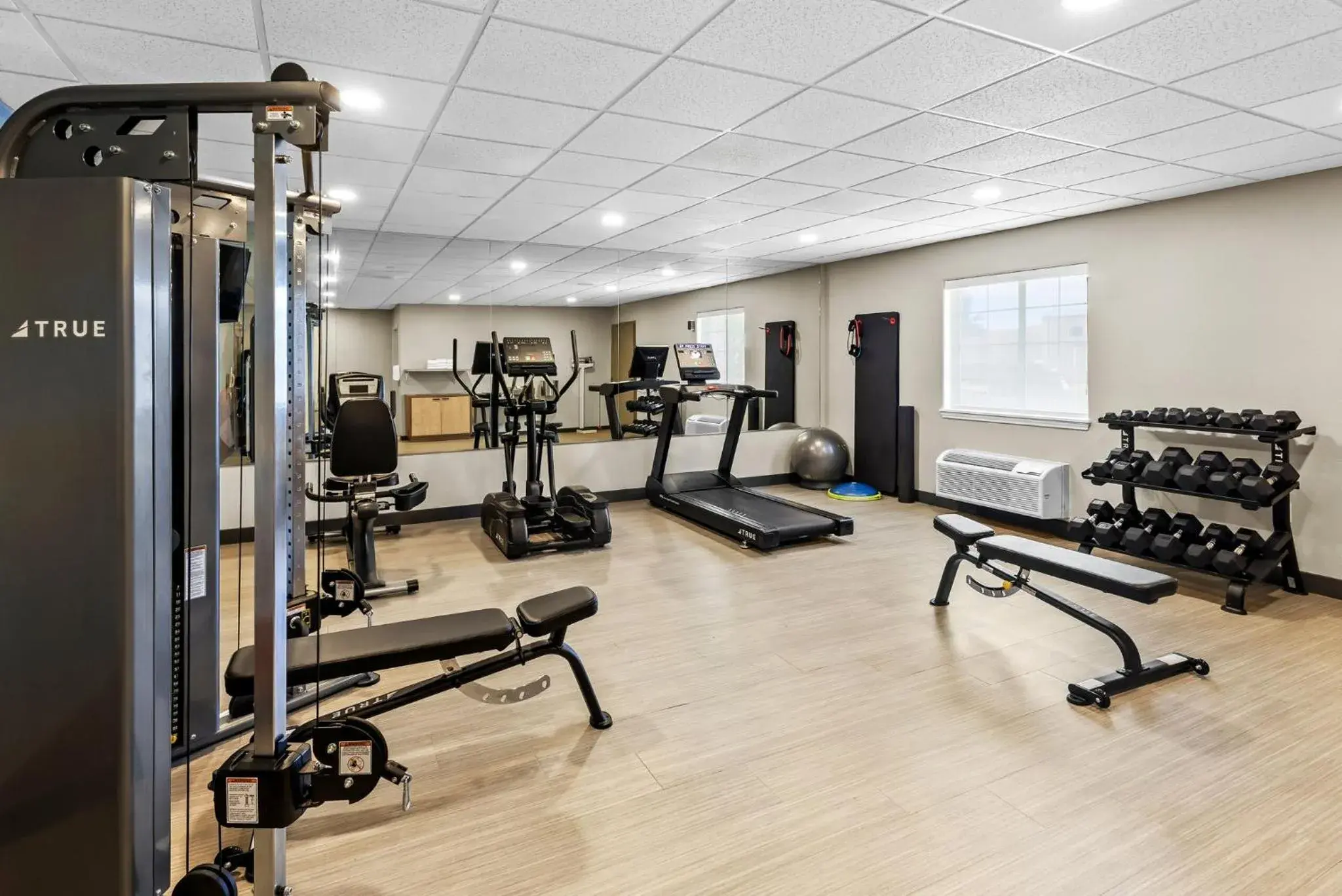 Fitness centre/facilities in Candlewood Victoria by IHG Fitness centre/facilities in Candlewood Victoria by IHG