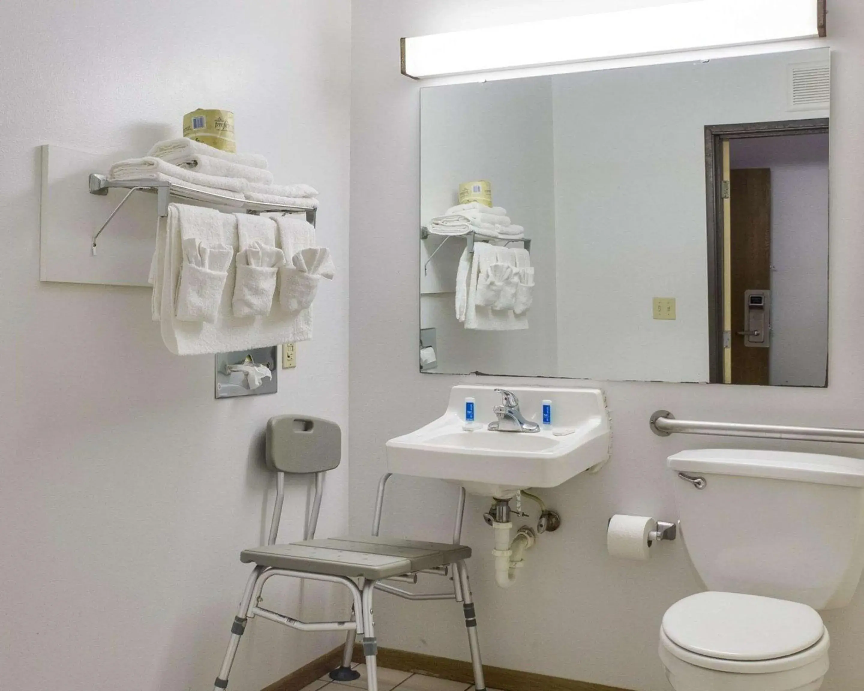 Bedroom in Rodeway Inn West Fargo Main Ave Bedroom in Rodeway Inn West Fargo Main Ave