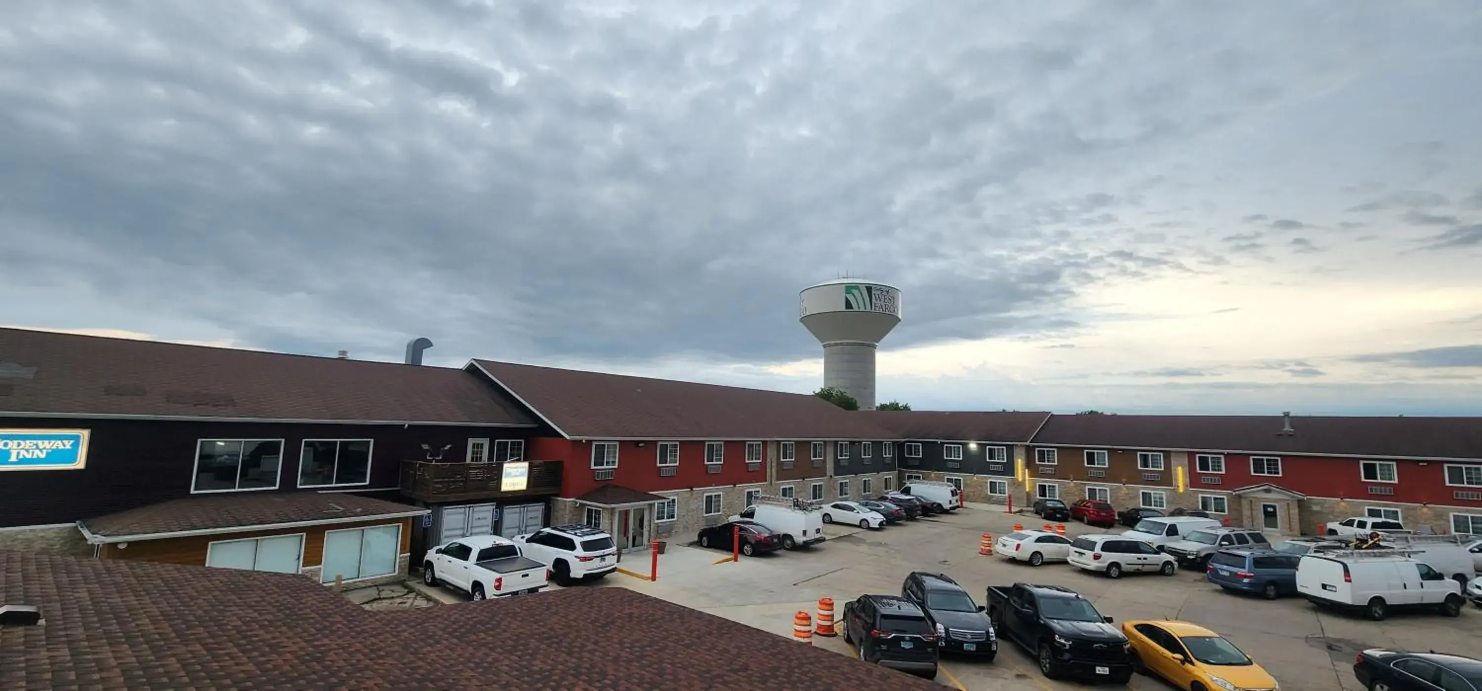 Property building in Rodeway Inn West Fargo Main Ave Property building in Rodeway Inn West Fargo Main Ave