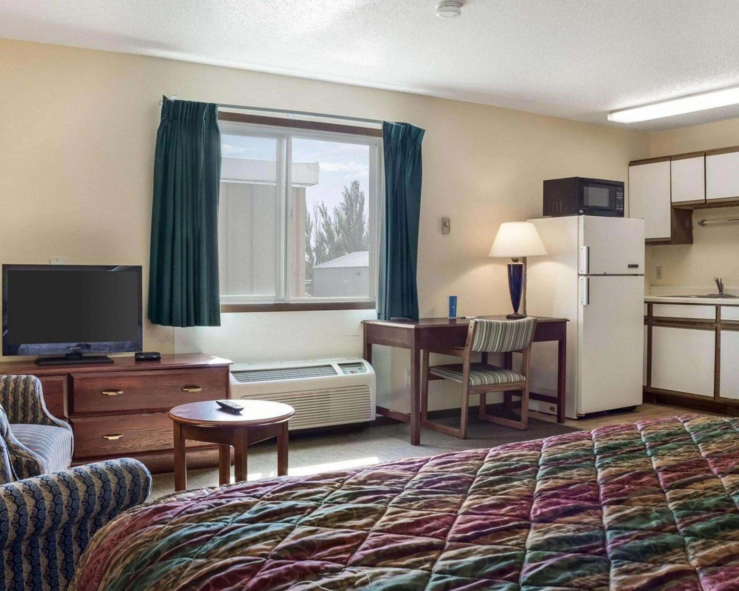 Photo of the whole room, Bed in Rodeway Inn West Fargo Main Ave