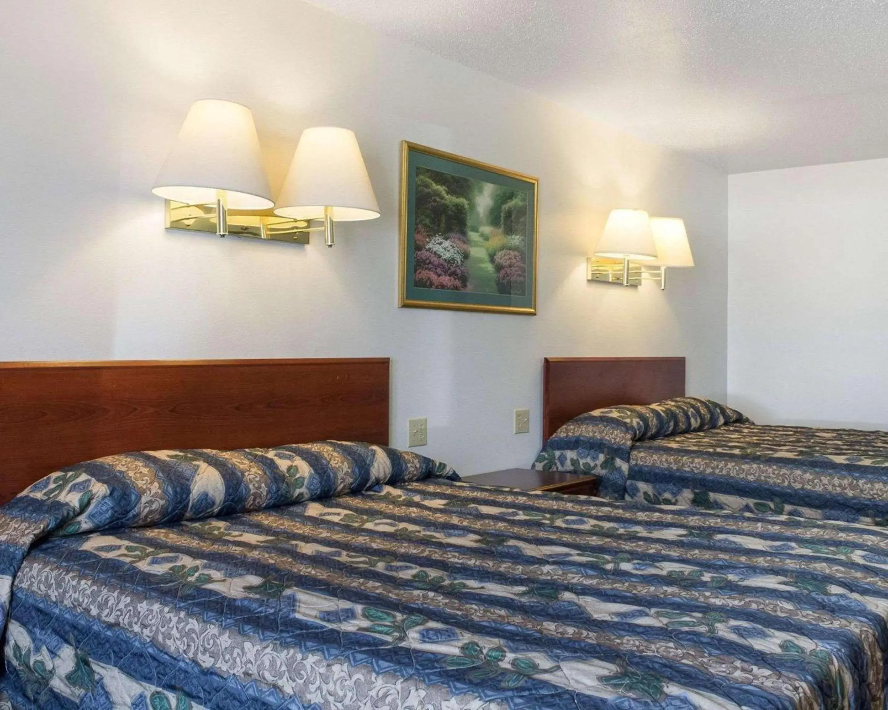 Photo of the whole room, Bed in Rodeway Inn West Fargo Photo of the whole room, Bed in Rodeway Inn West Fargo