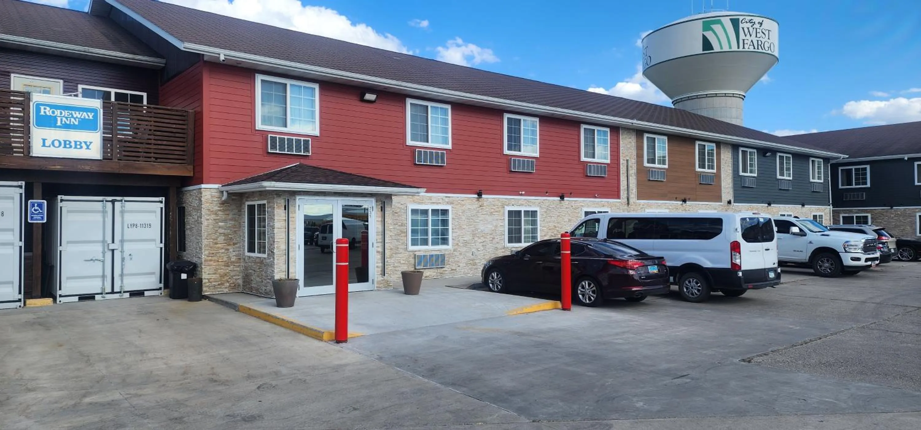 Property building in Rodeway Inn West Fargo Main Ave