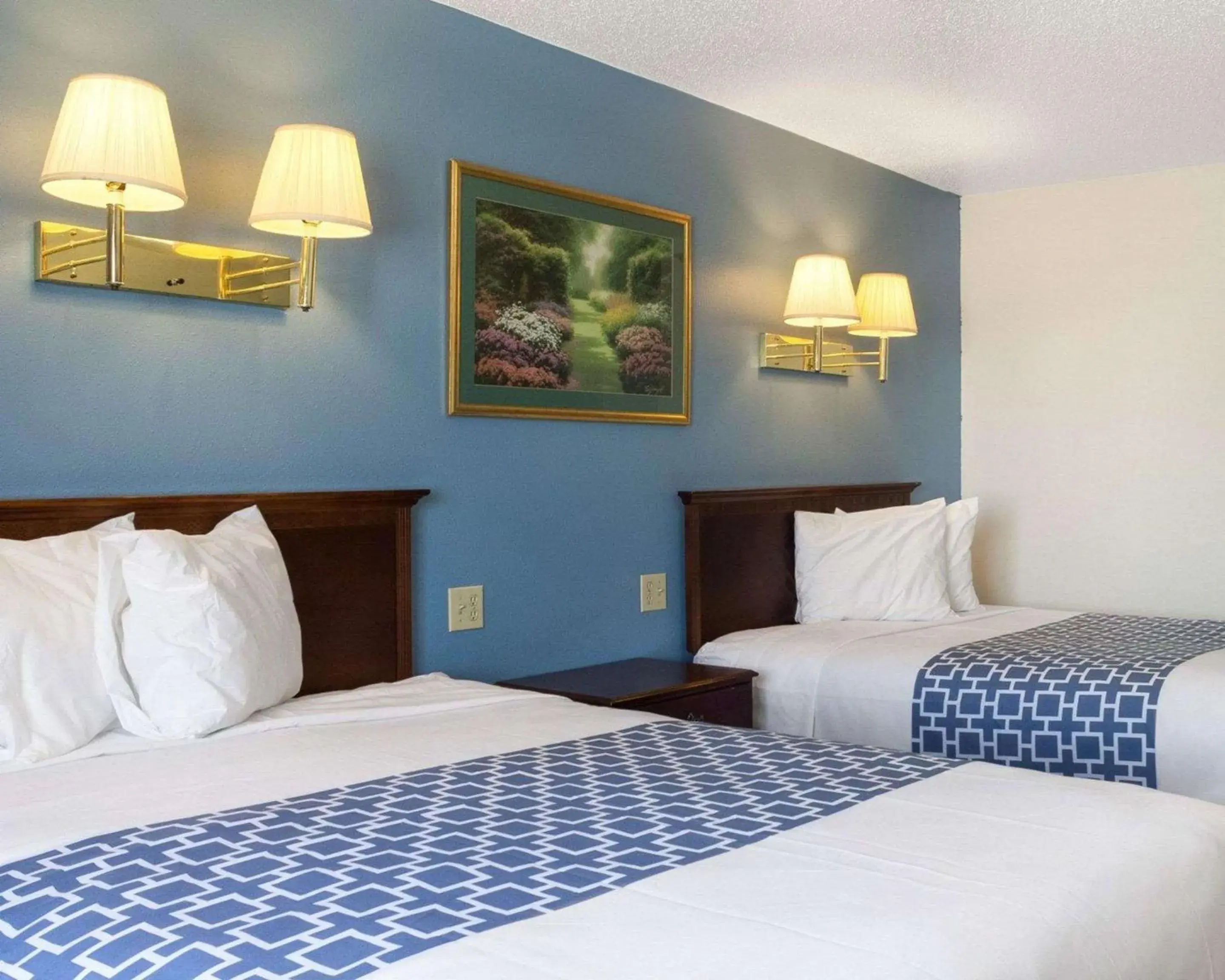 Photo of the whole room, Bed in Rodeway Inn West Fargo Photo of the whole room, Bed in Rodeway Inn West Fargo