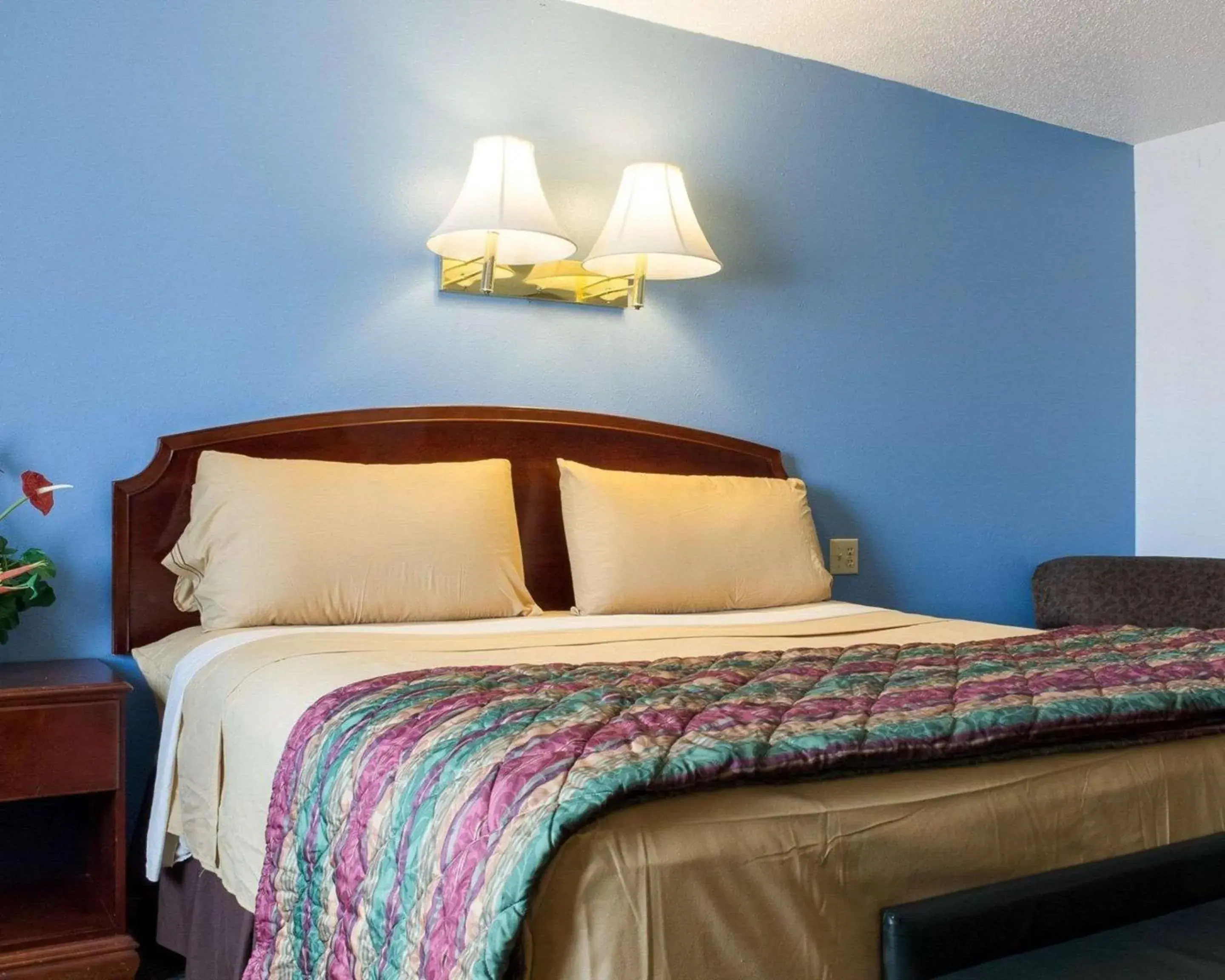 Photo of the whole room, Bed in Rodeway Inn West Fargo Main Ave Photo of the whole room, Bed in Rodeway Inn West Fargo Main Ave