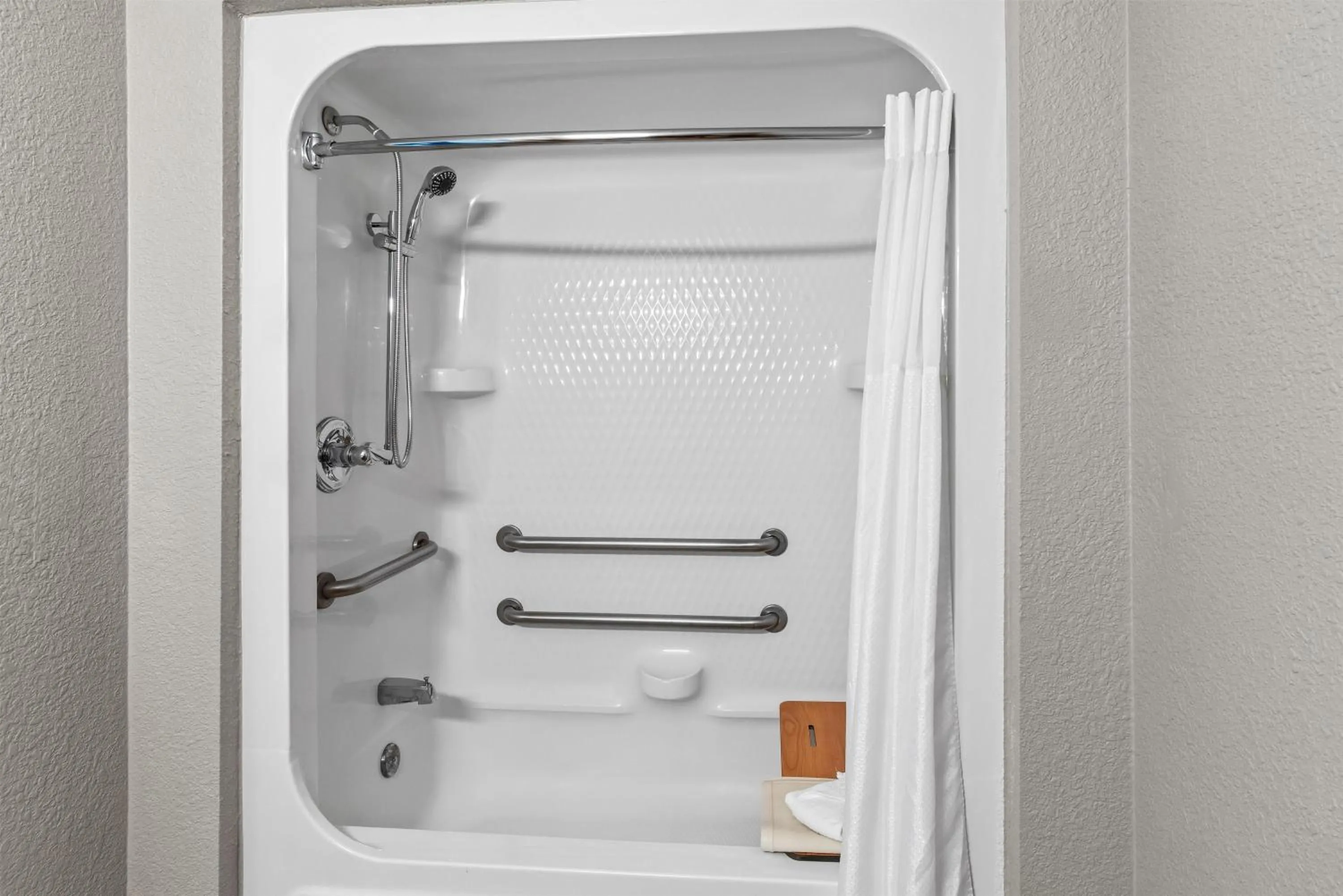 Bathroom in Motel 6-Killeen, TX