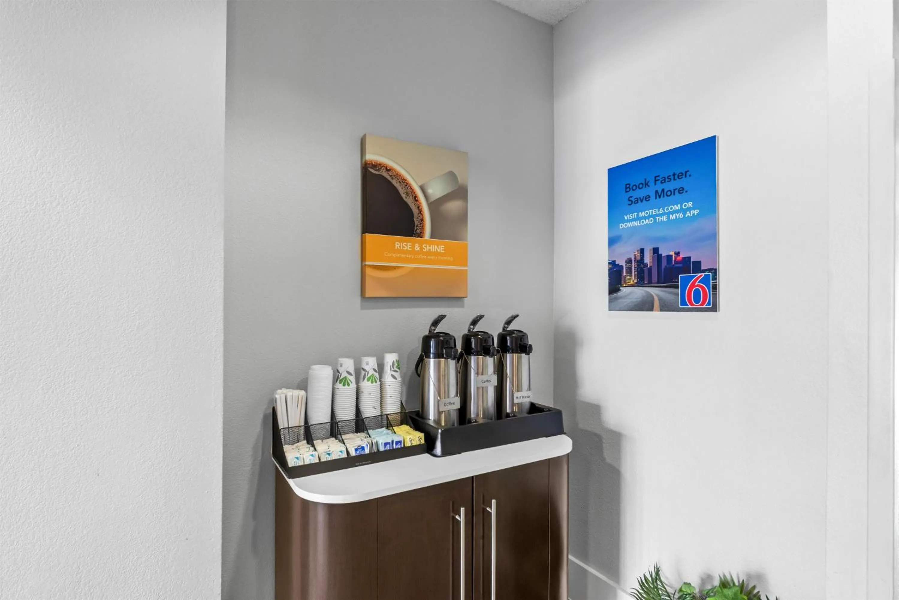 Restaurant/places to eat in Motel 6-Killeen, TX