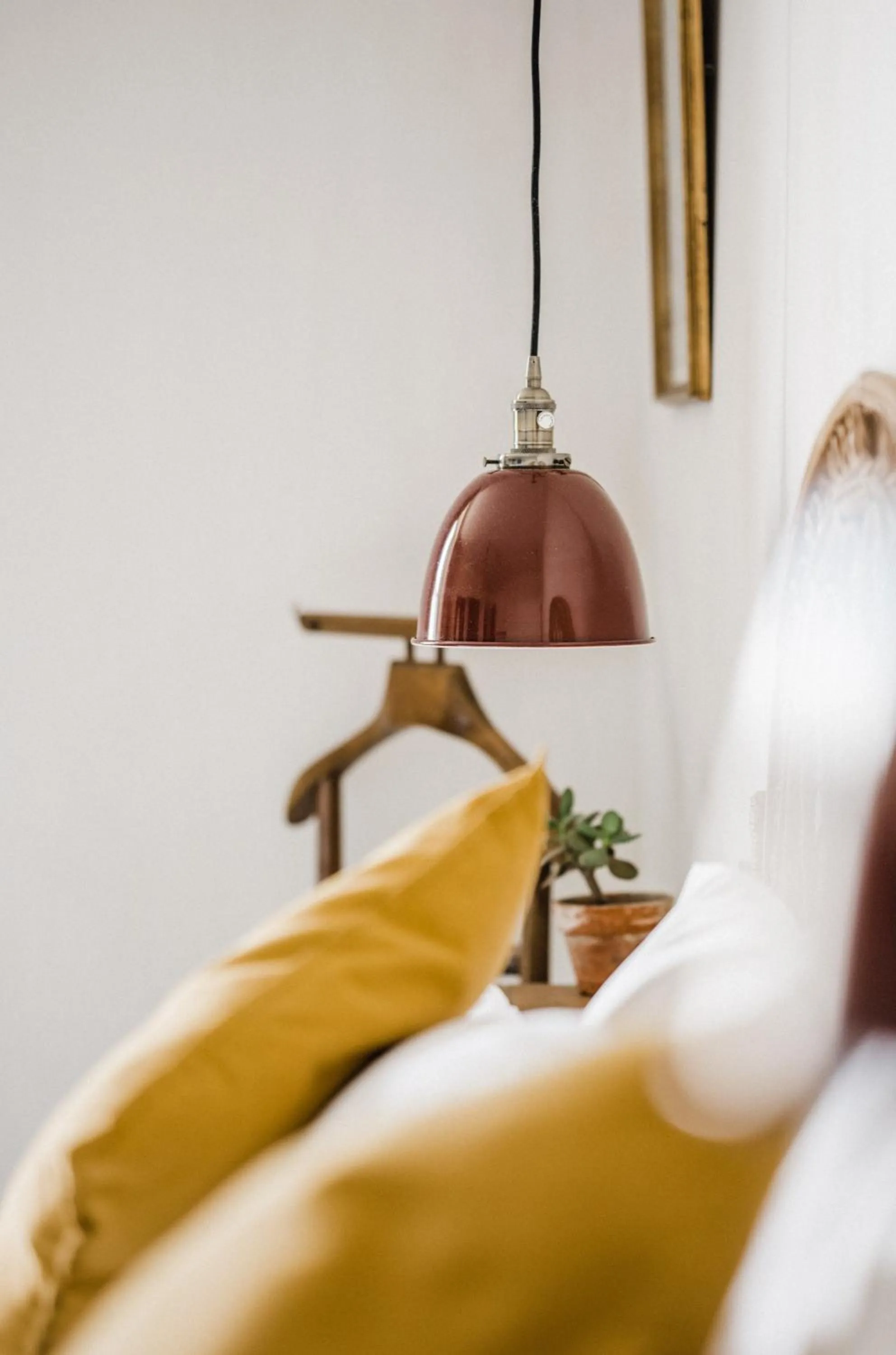 Bedroom, Bed in The Crooked Swan