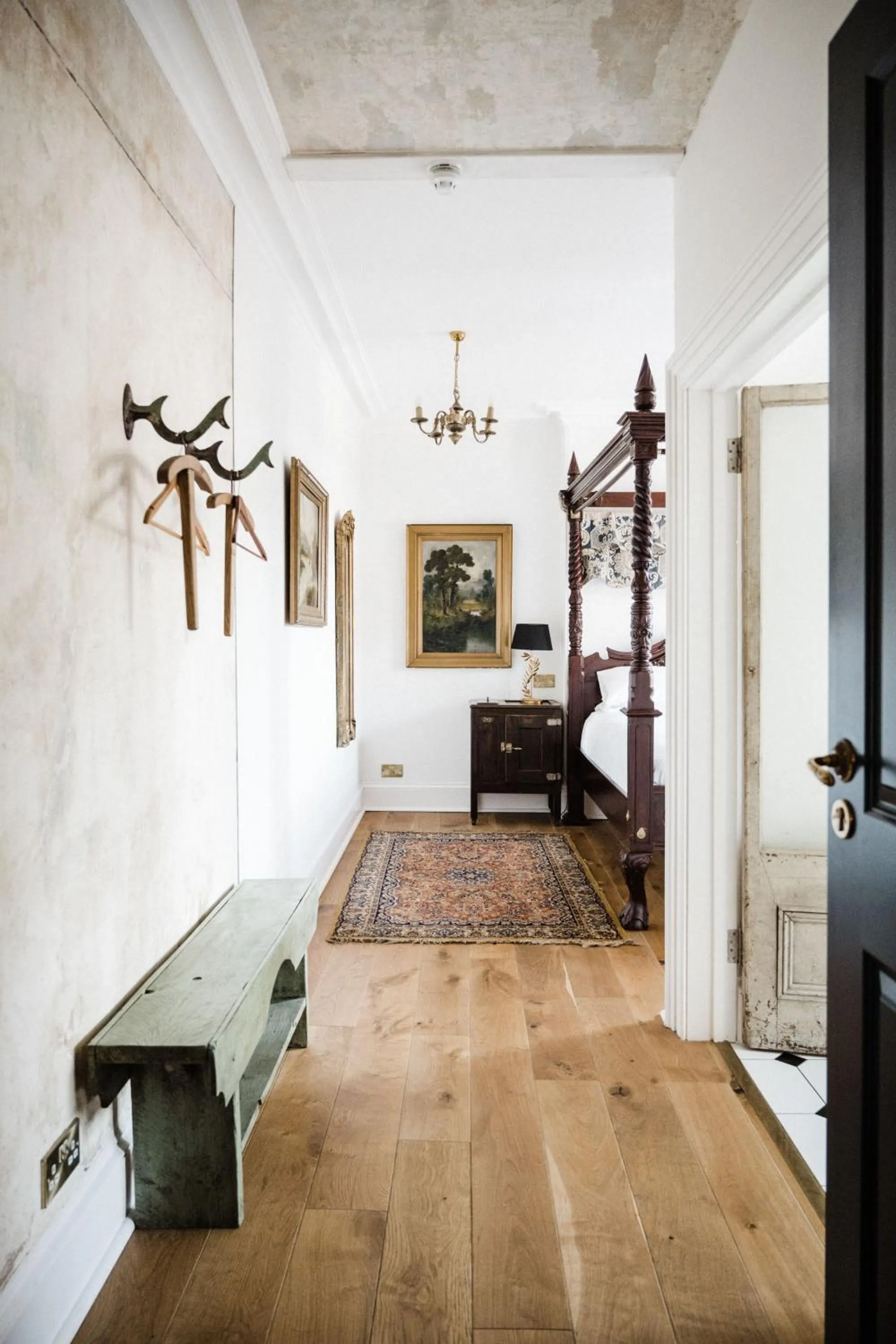 Bedroom, Bed in The Crooked Swan