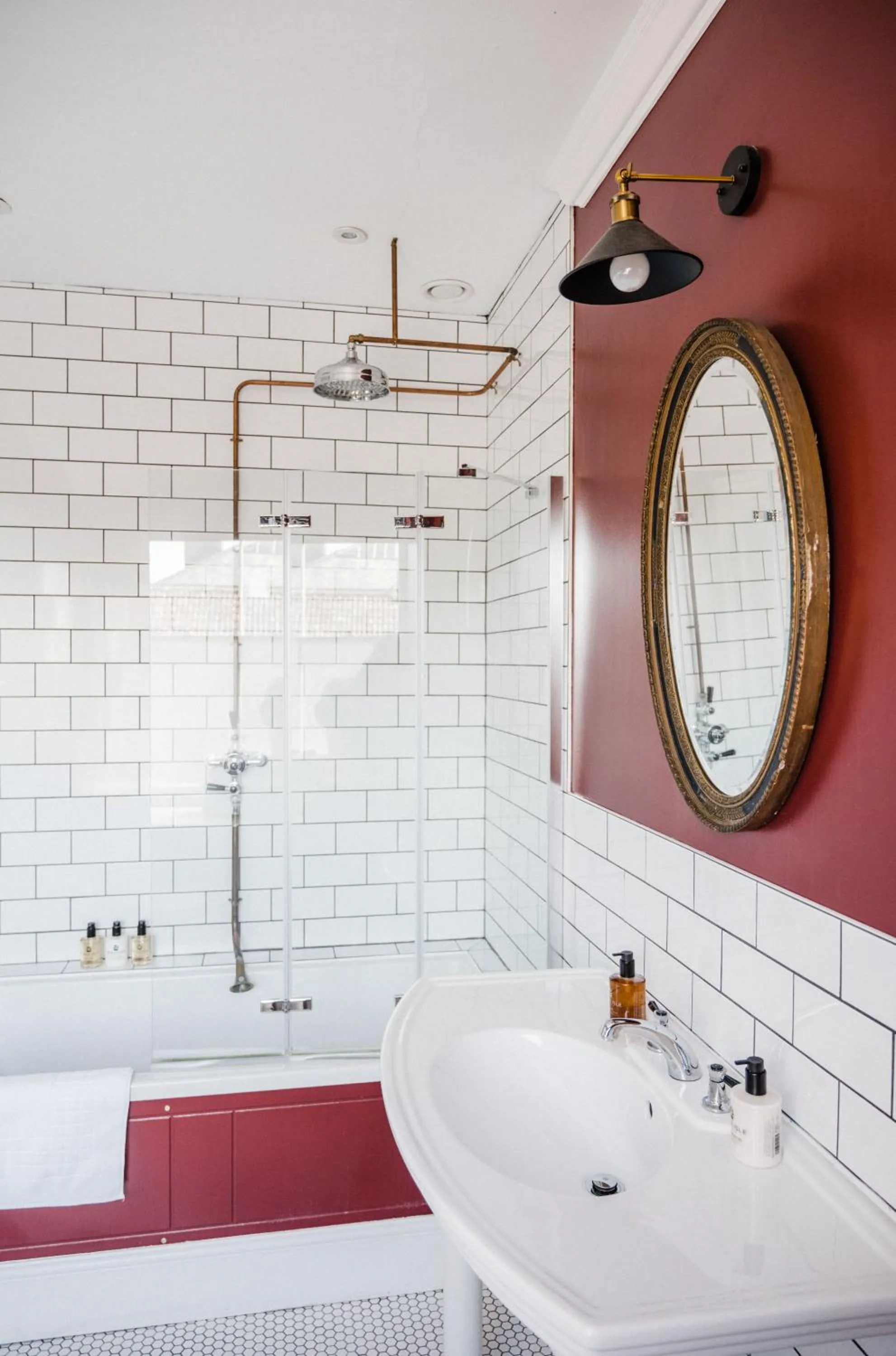 Bathroom in The Crooked Swan