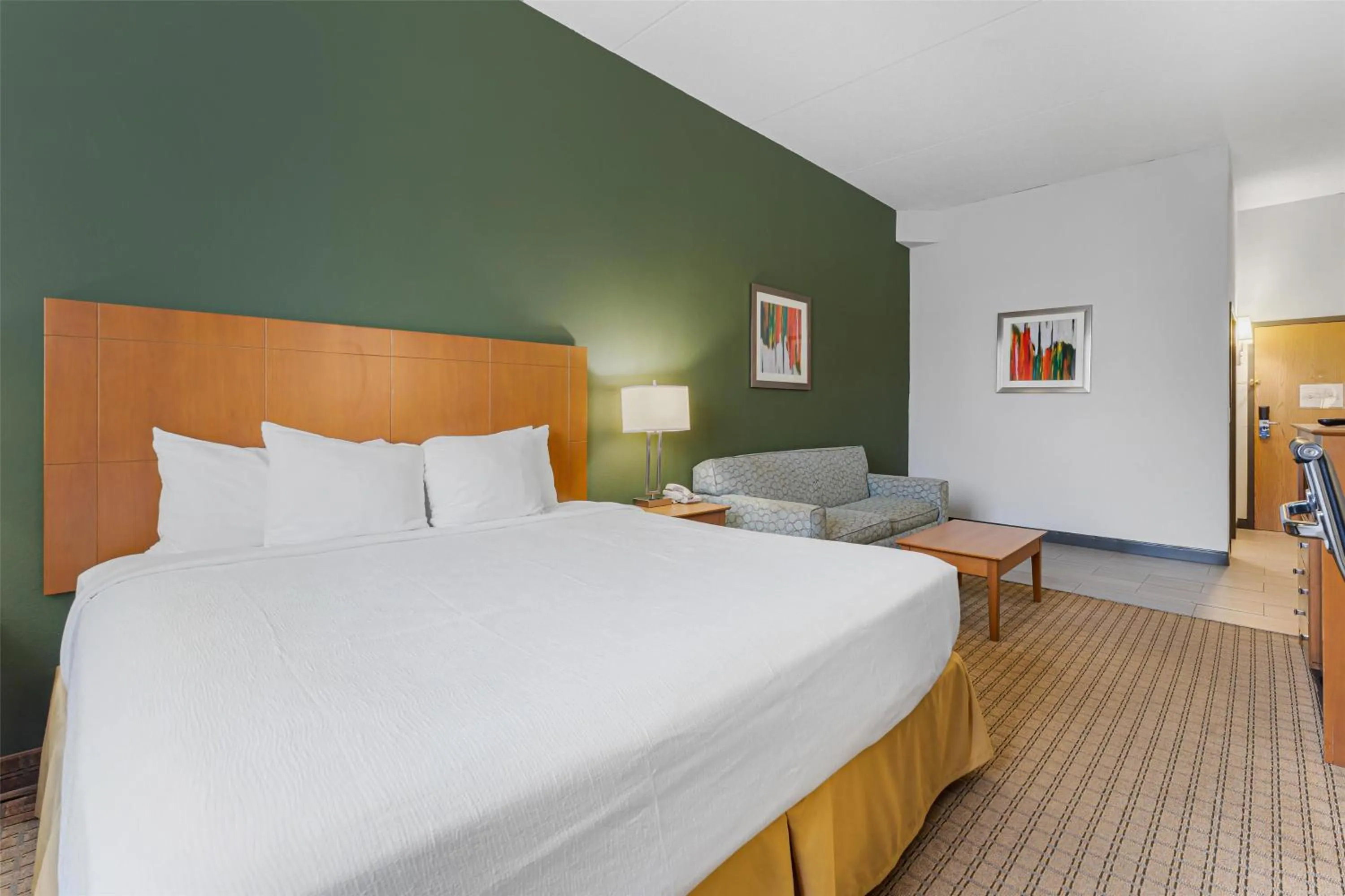 Bedroom, Bed in Best Western Garden Inn