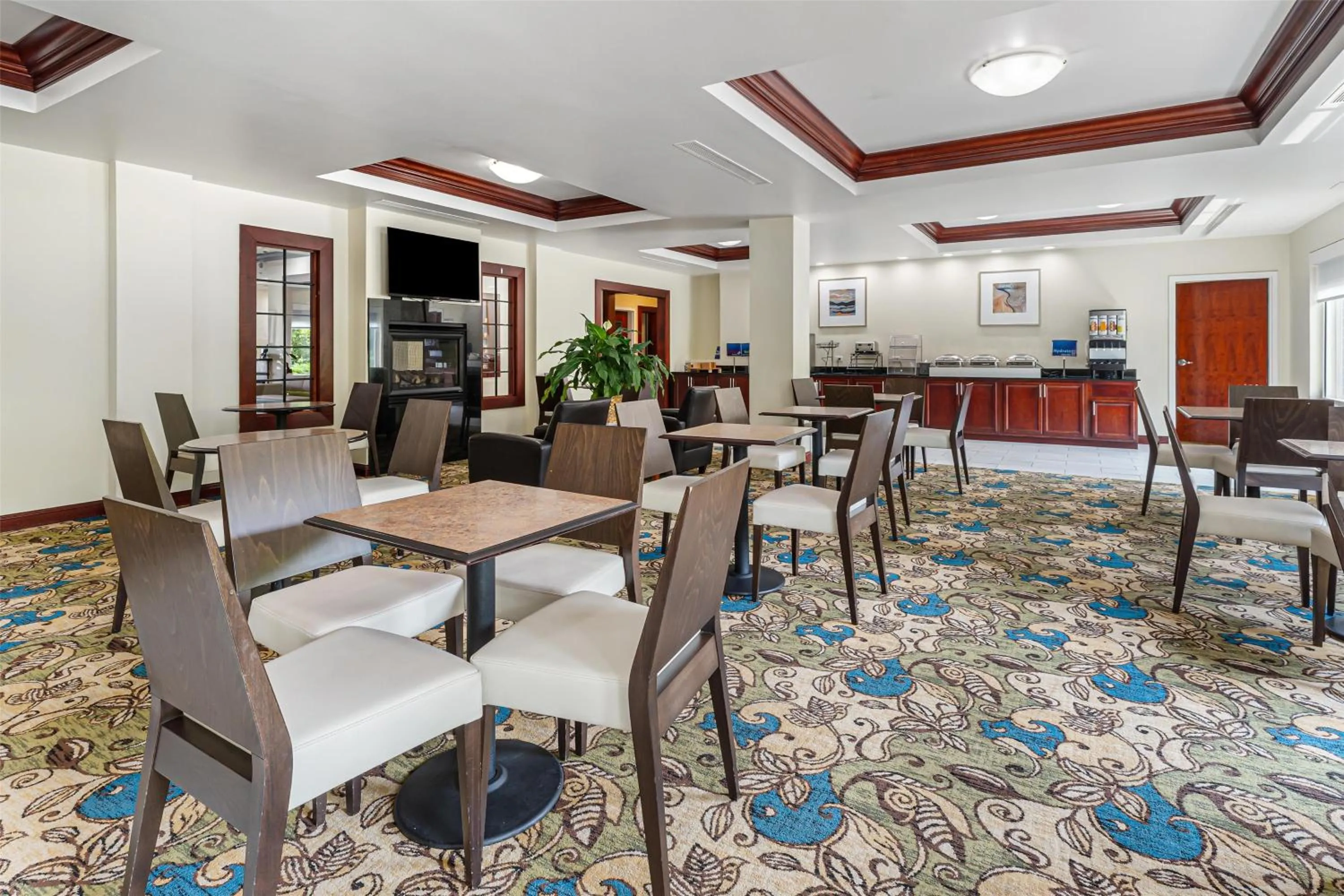 Breakfast in Best Western Garden Inn