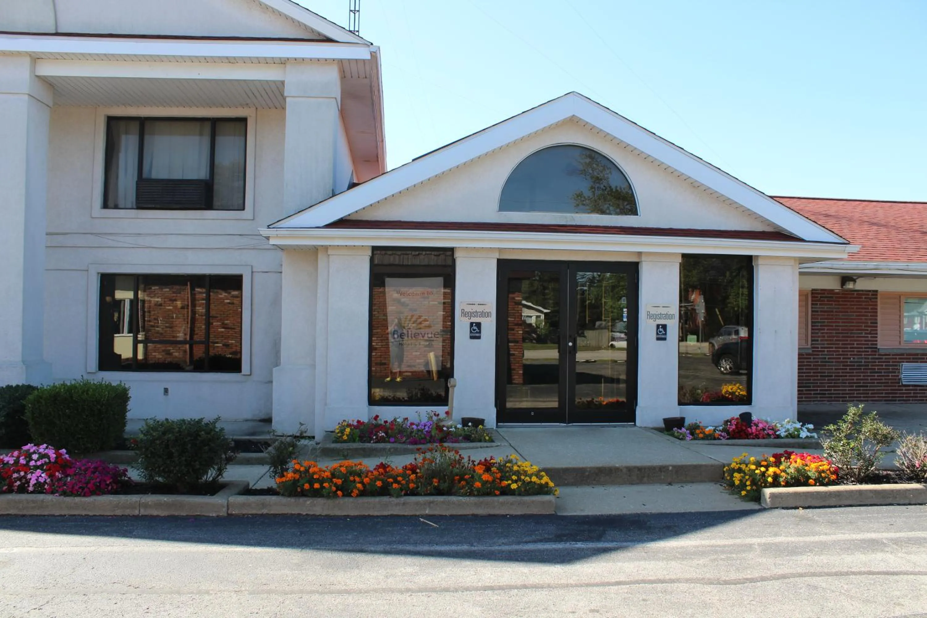 Property building in Bellevue Hotel and Suites