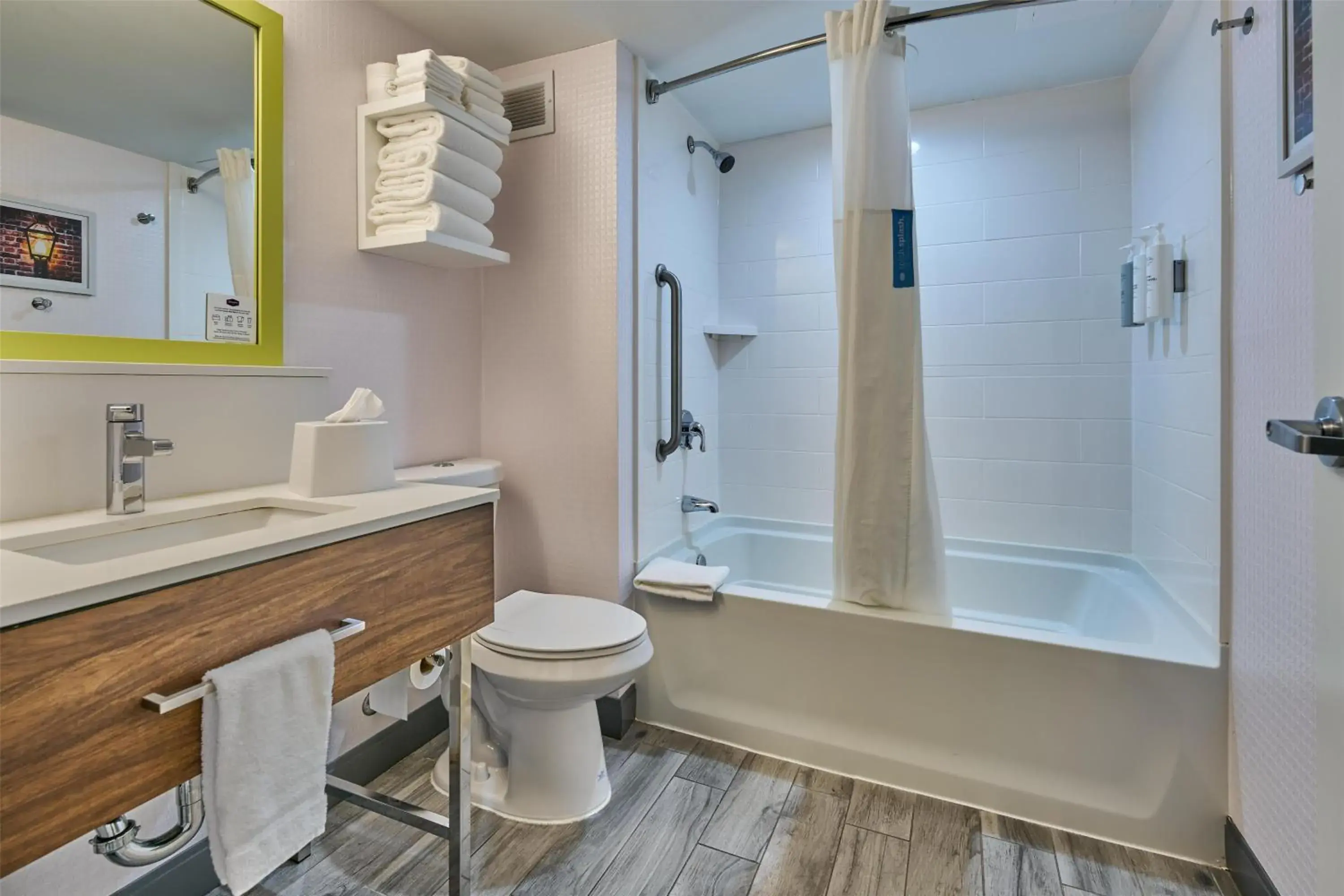 Bathroom in Hampton Inn Flemington Bathroom in Hampton Inn Flemington