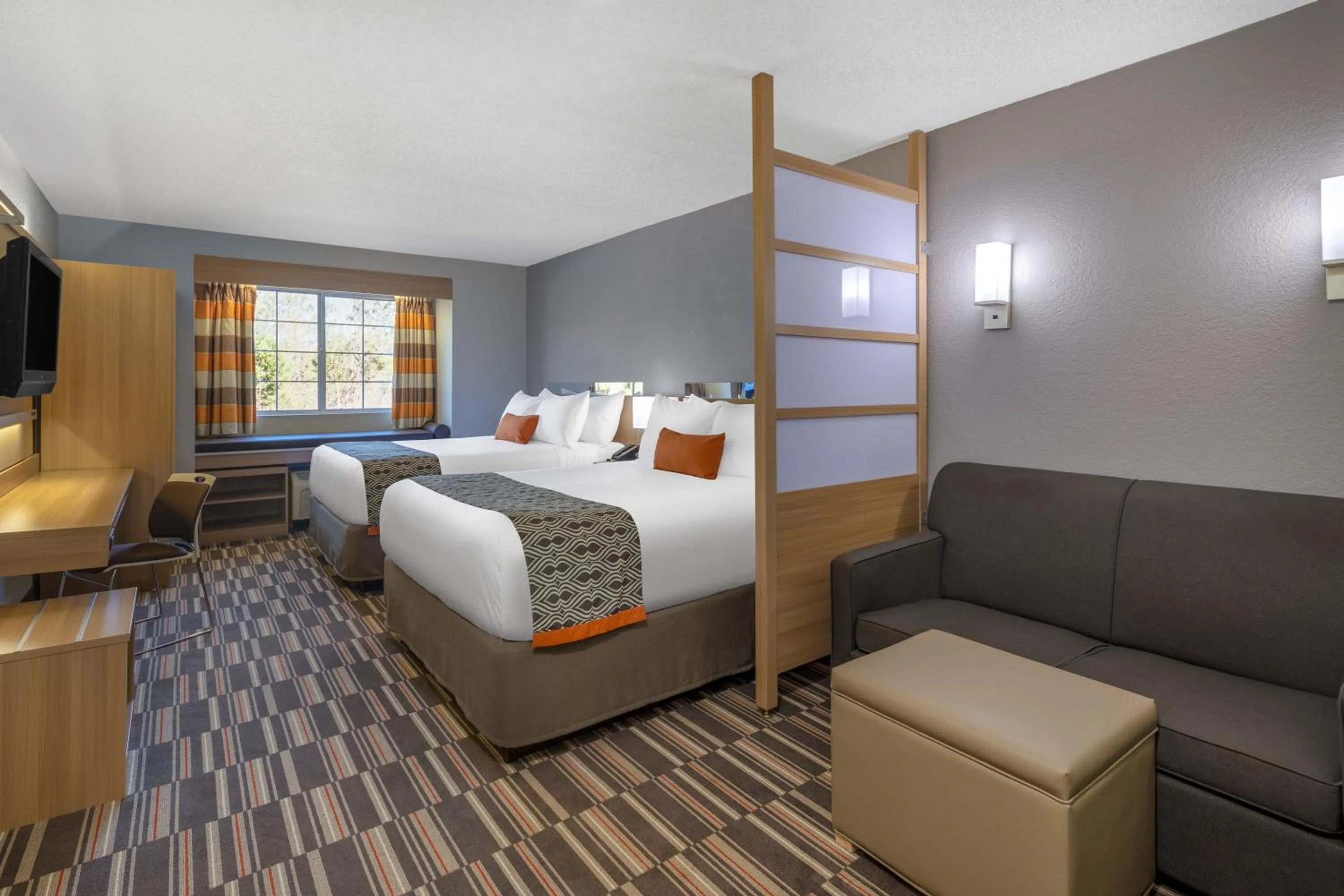 Photo of the whole room, Bed in Microtel Inn & Suites by Wyndham Florence