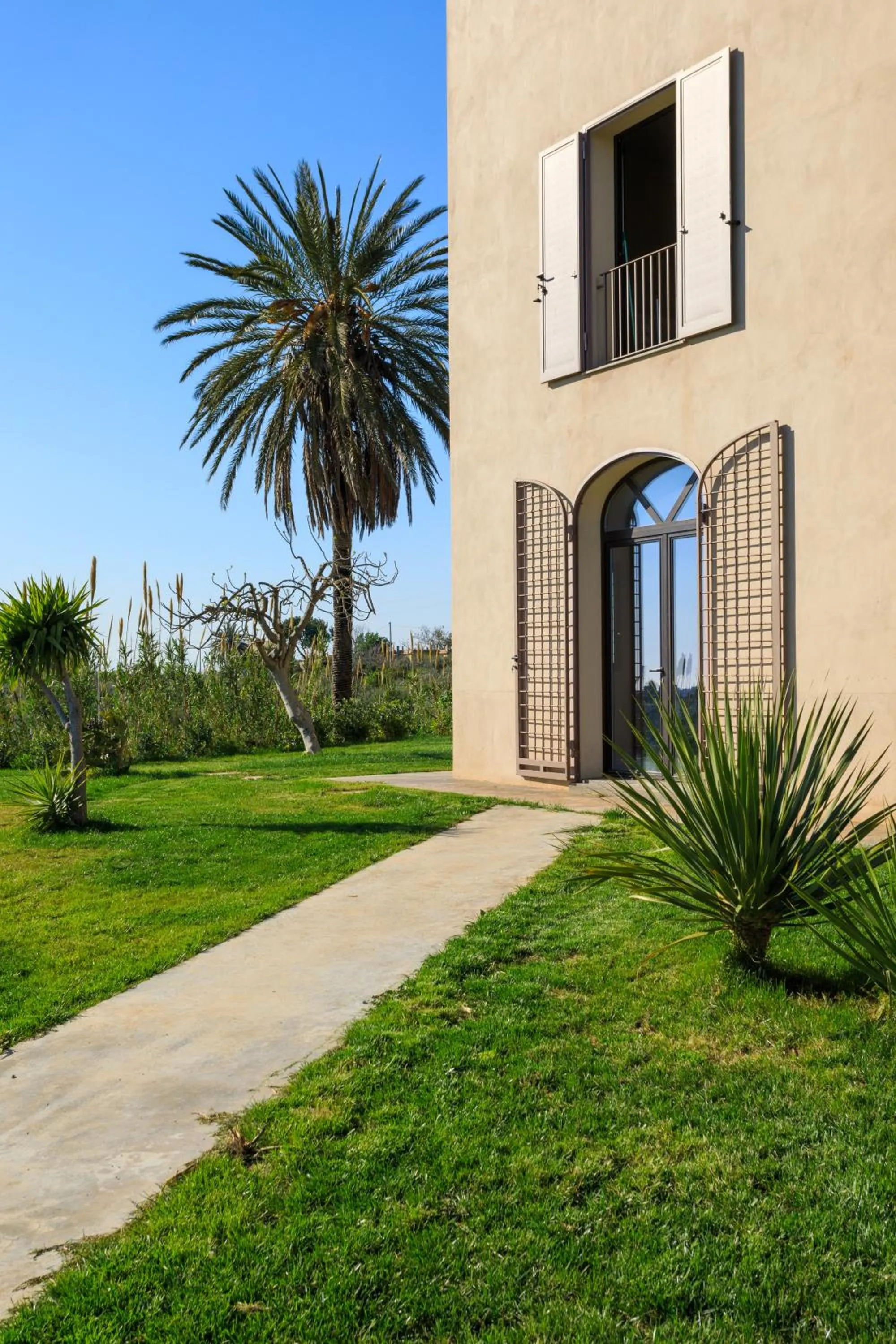 Property building in Torre Bonera. Green Resort