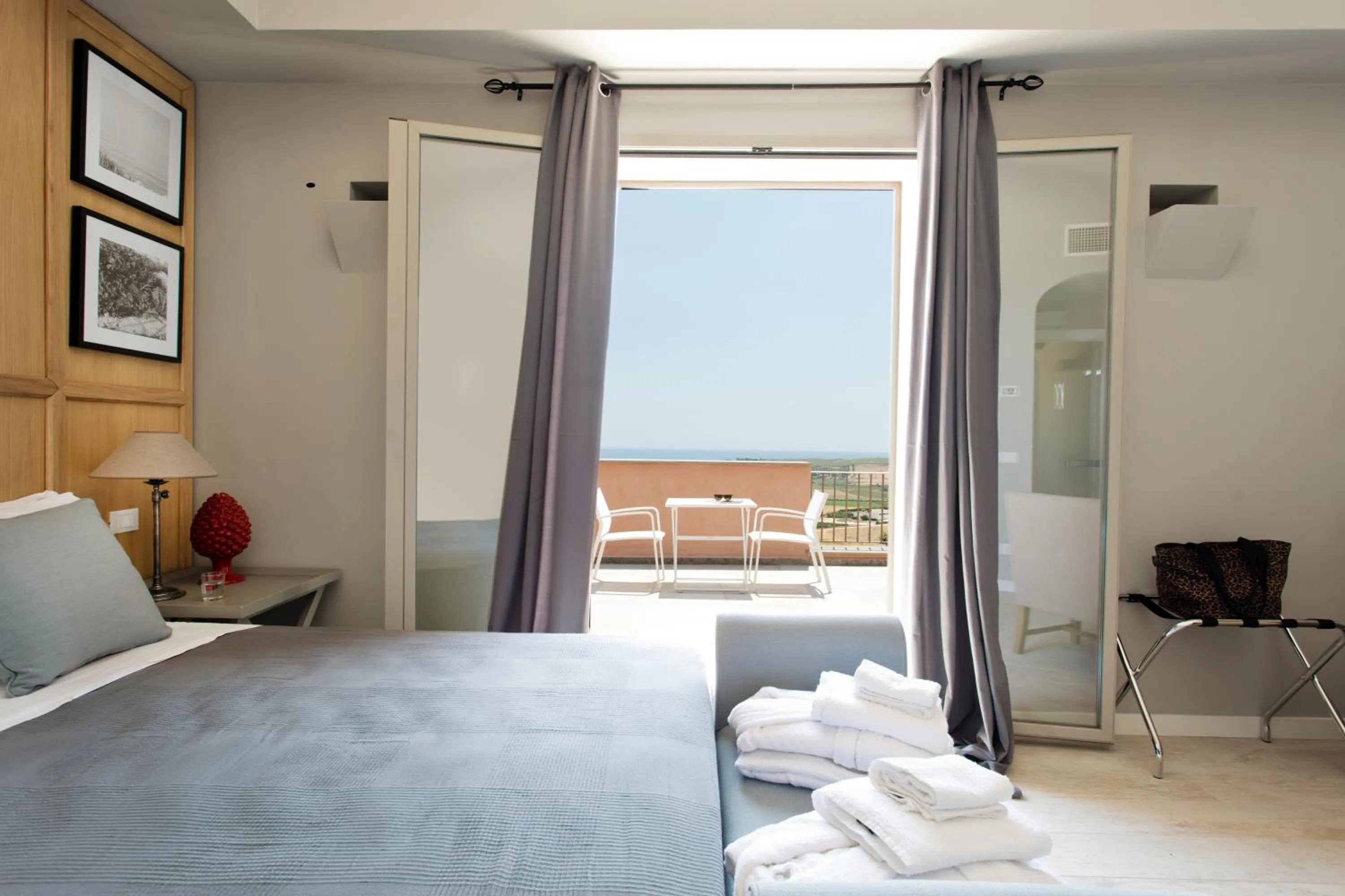 Photo of the whole room, Bed in Torre Bonera. Green Resort