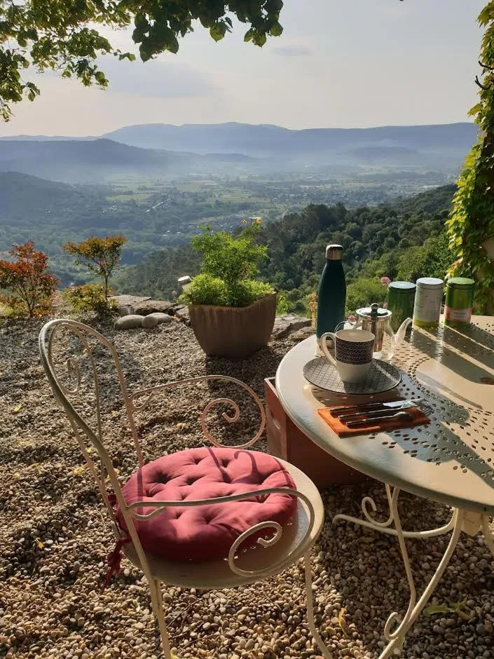 le rocher de Sampzon