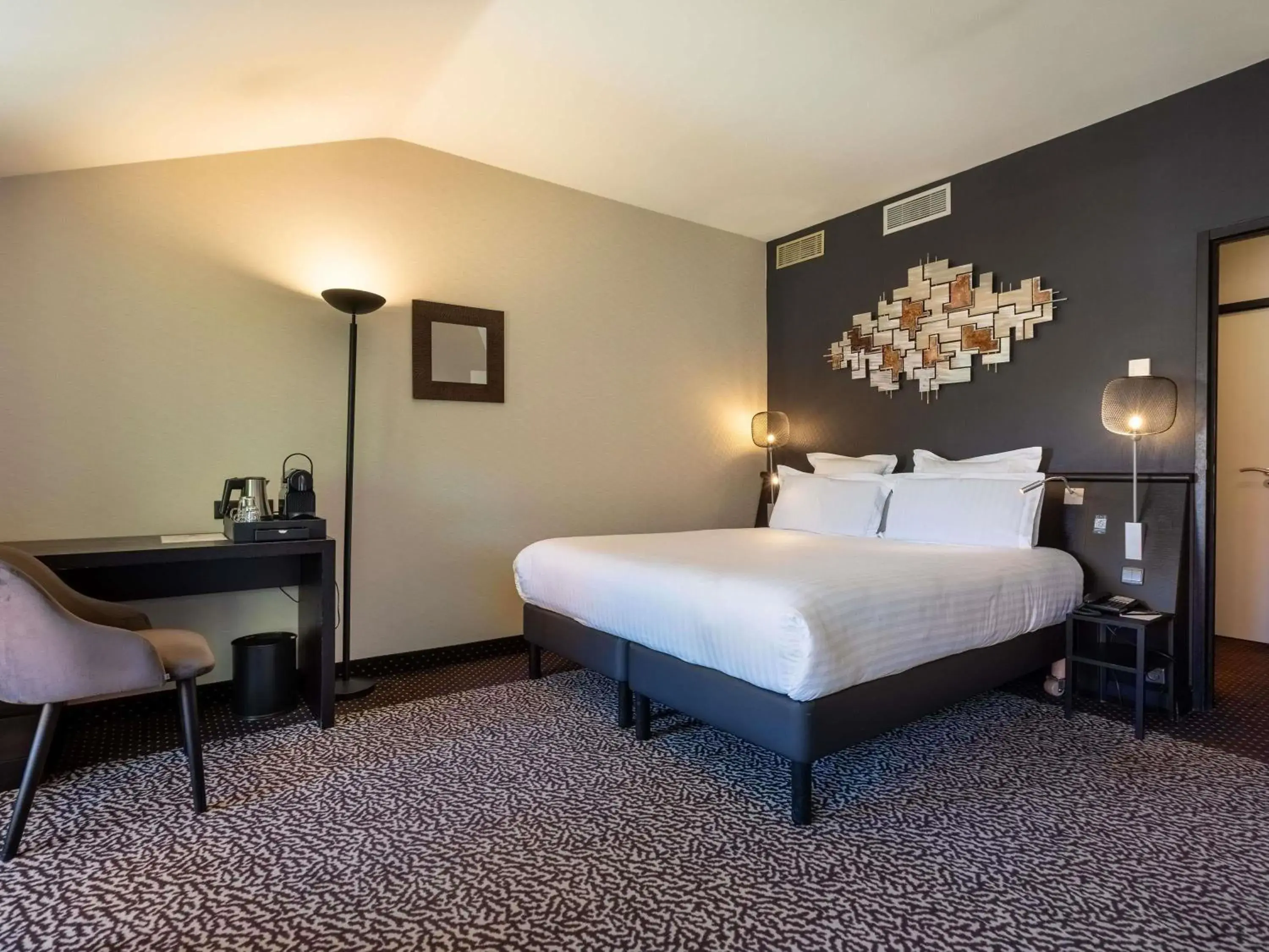 Bedroom, Bed in La Citadelle Hotel Metz - MGallery Collection Bedroom, Bed in La Citadelle Hotel Metz - MGallery Collection