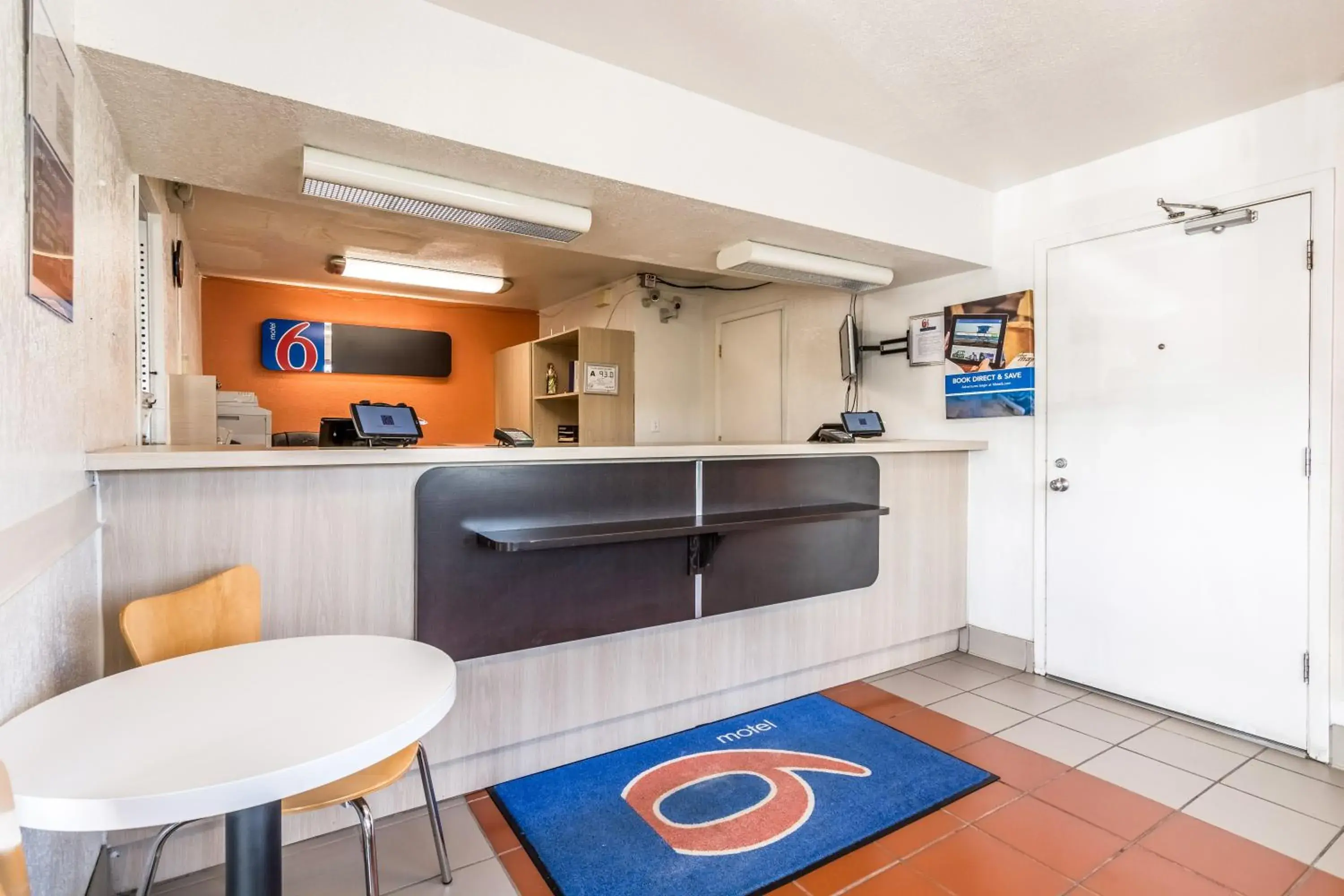 Lobby or reception in Motel 6-Lumberton, NC Lobby or reception in Motel 6-Lumberton, NC