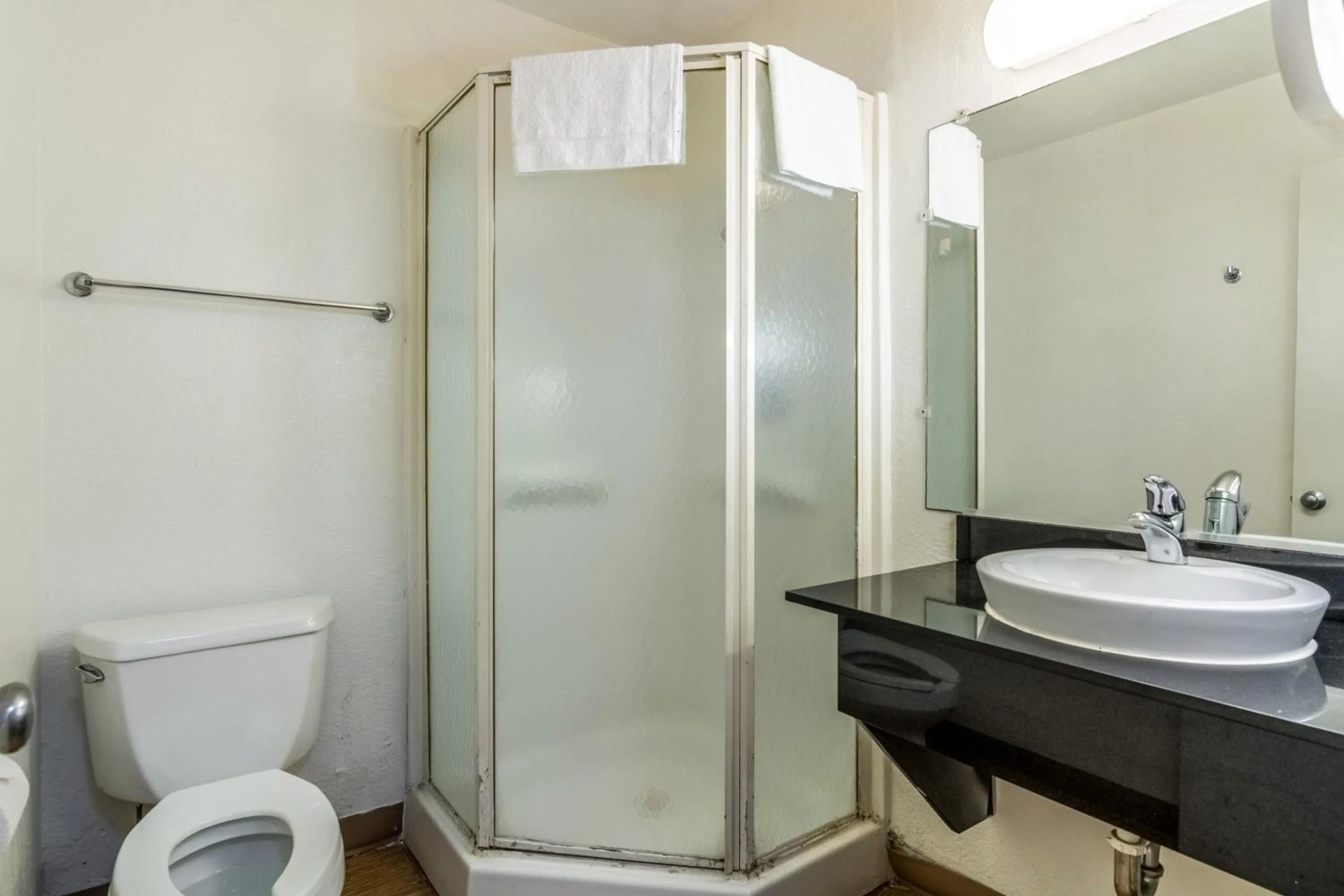 Bathroom in Motel 6-Lumberton, NC