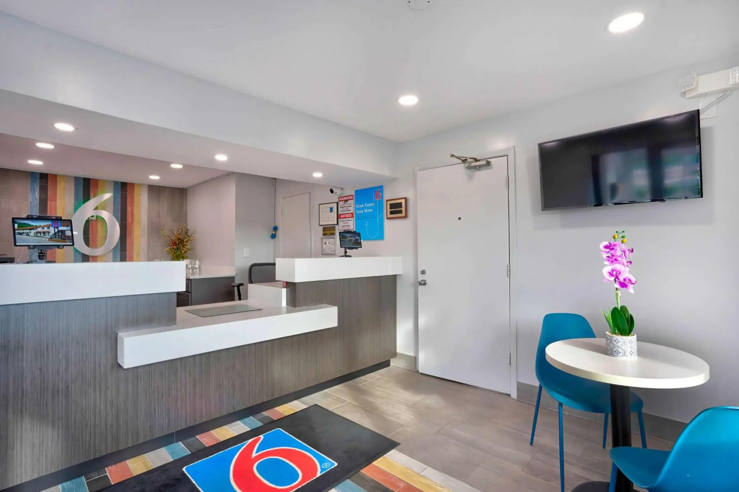 Lobby or reception in Motel 6-Lumberton, NC Lobby or reception in Motel 6-Lumberton, NC