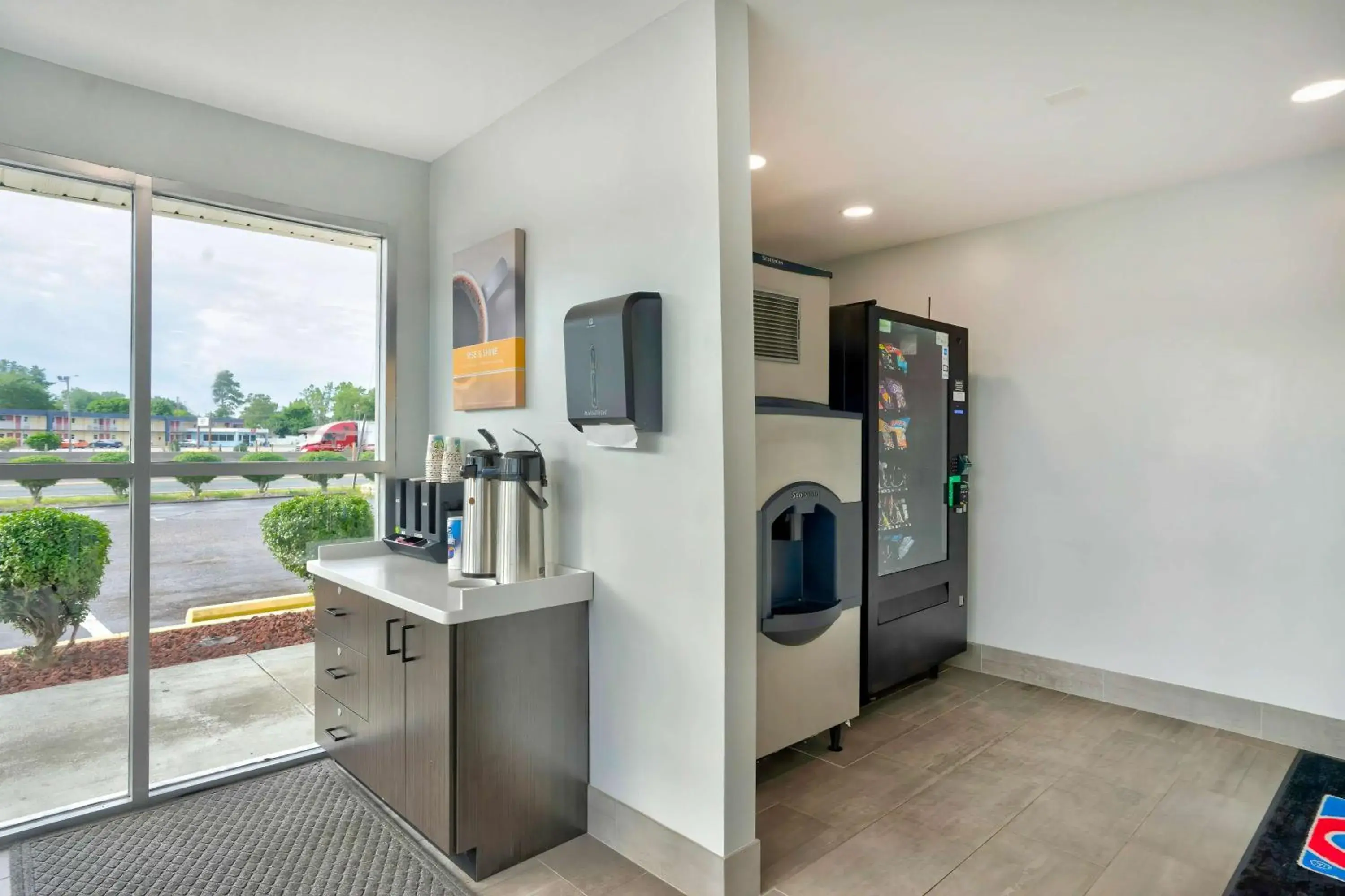 Property building in Motel 6-Lumberton, NC Property building in Motel 6-Lumberton, NC