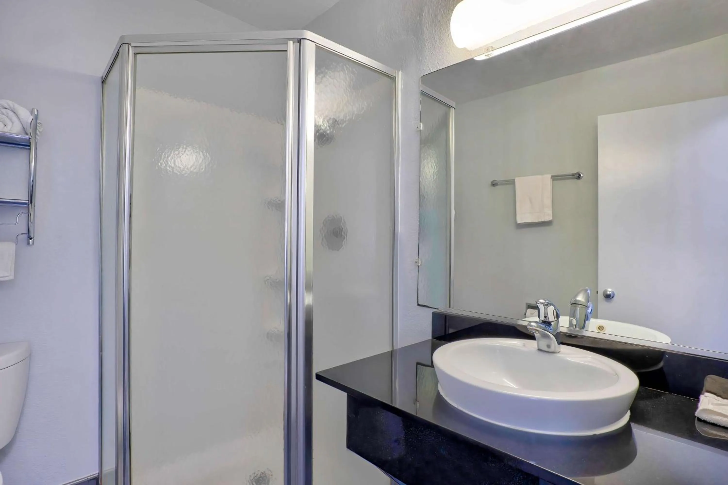 Bathroom in Motel 6-Lumberton, NC