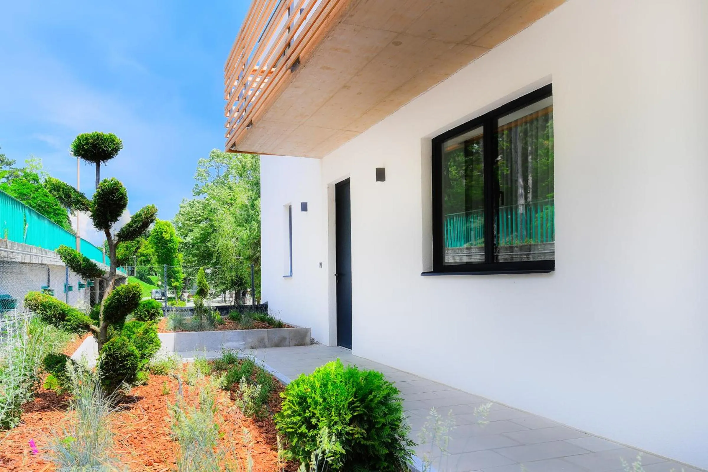 Property building in Oliver Lux