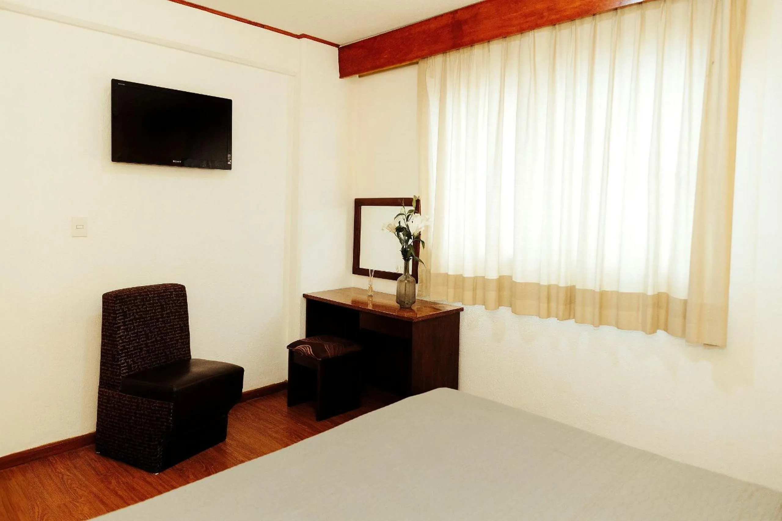 Photo of the whole room, Bed in Hotel Rex