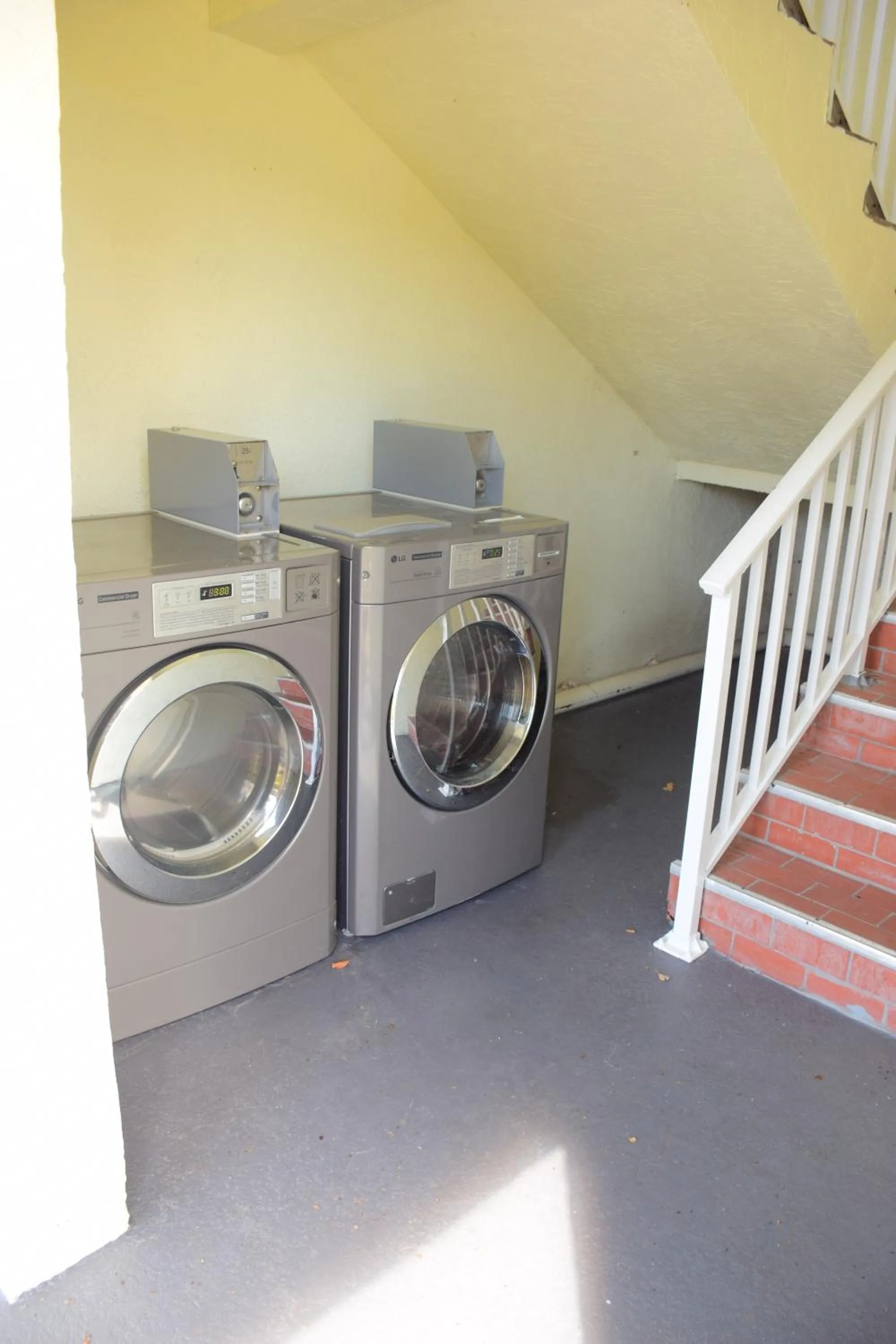 laundry in Flamingo Motel