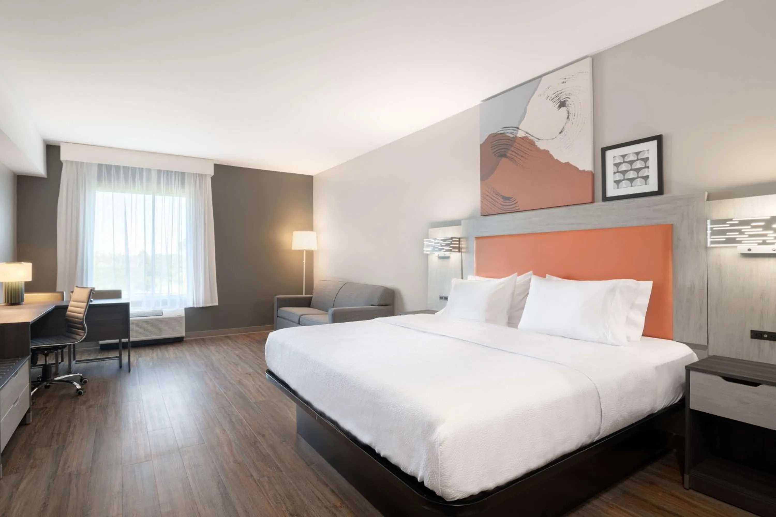 Living room, Bed in Spark by Hilton Destin