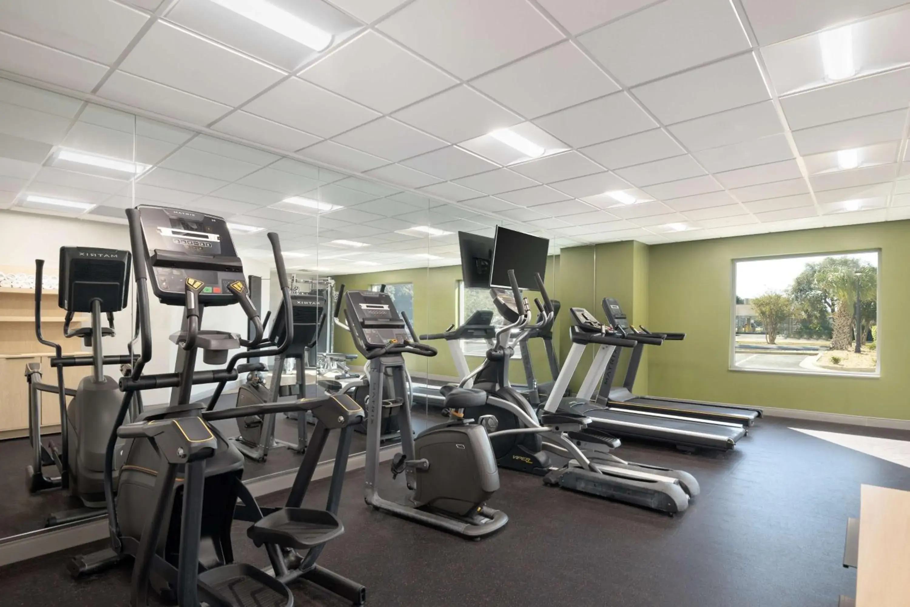 Fitness centre/facilities in Spark by Hilton Destin Fitness centre/facilities in Spark by Hilton Destin