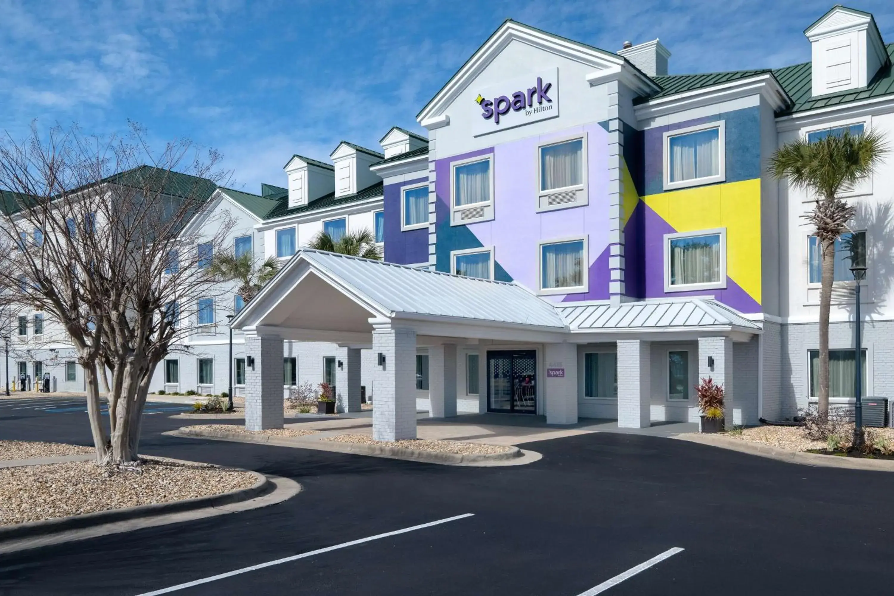 Property building in Best Western Sugar Sands Inn & Suites Property building in Best Western Sugar Sands Inn & Suites