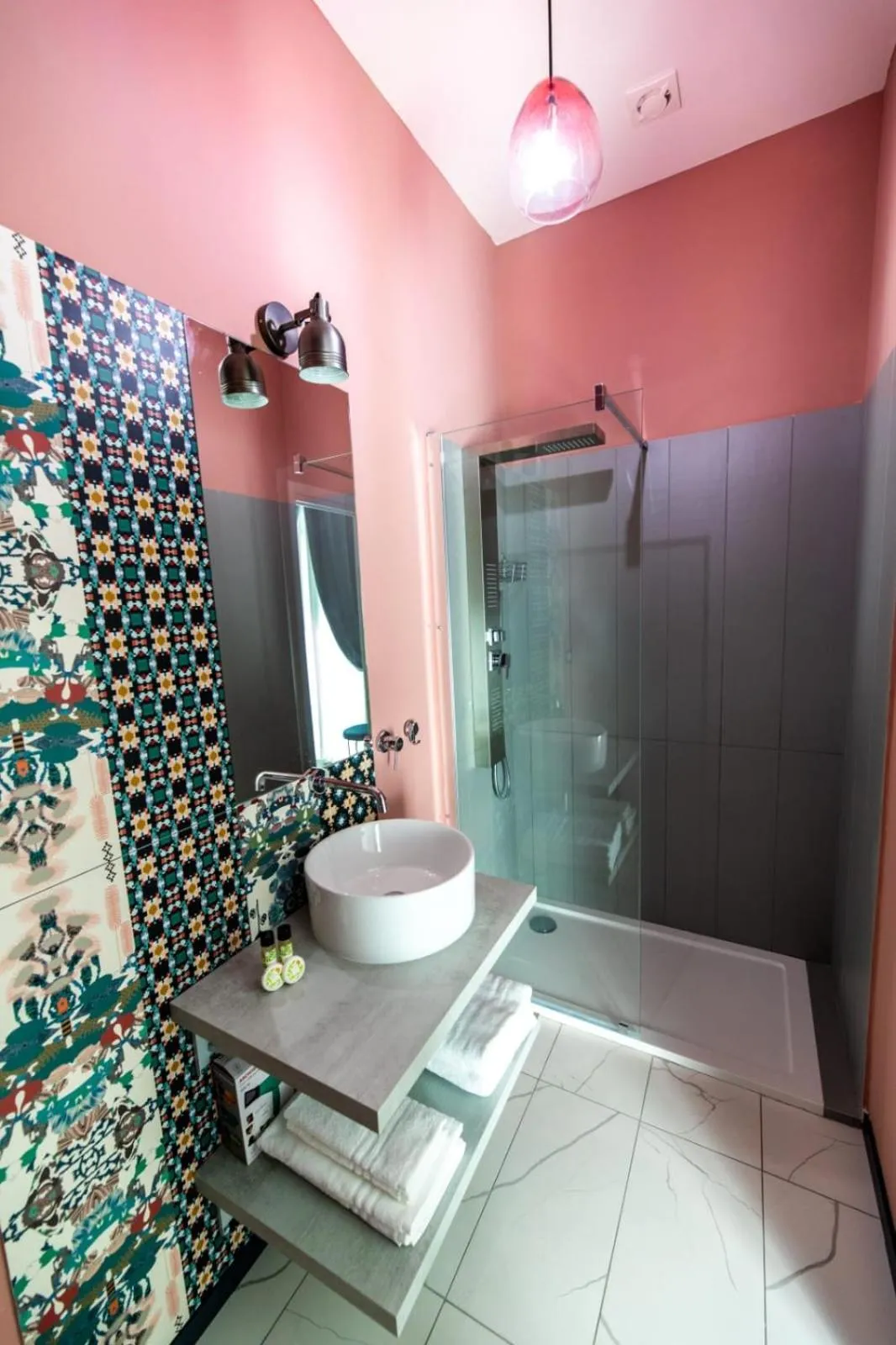 Shower in Mira Vietri