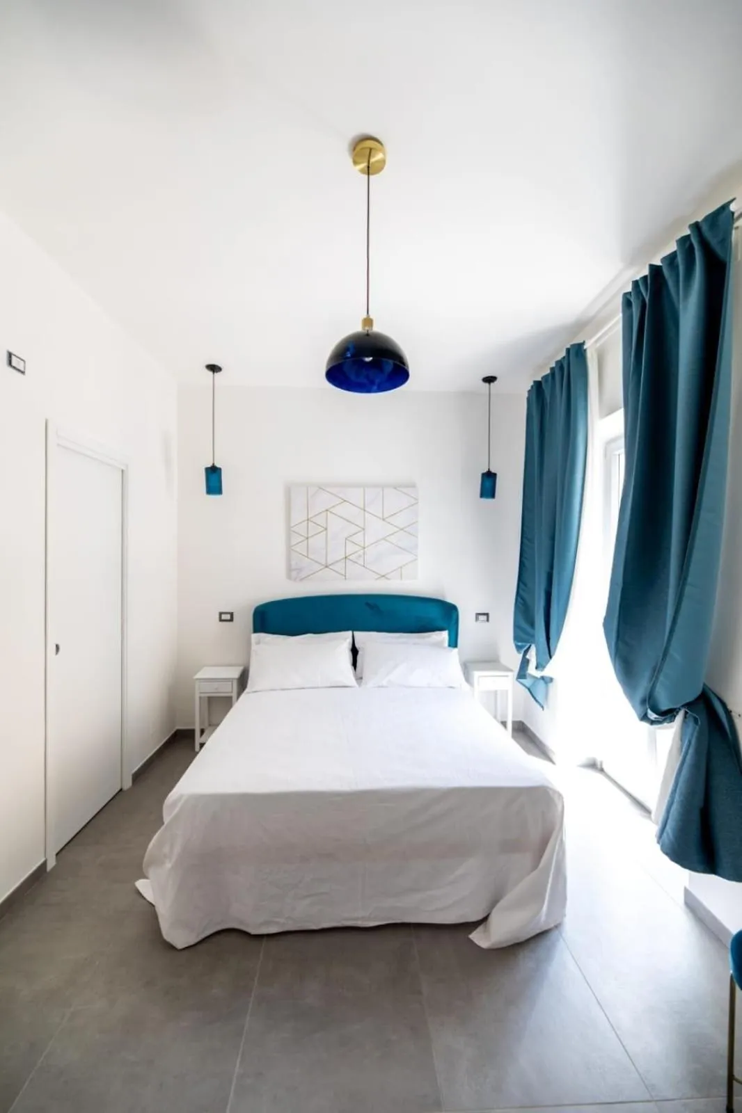 Photo of the whole room, Bed in Mira Vietri