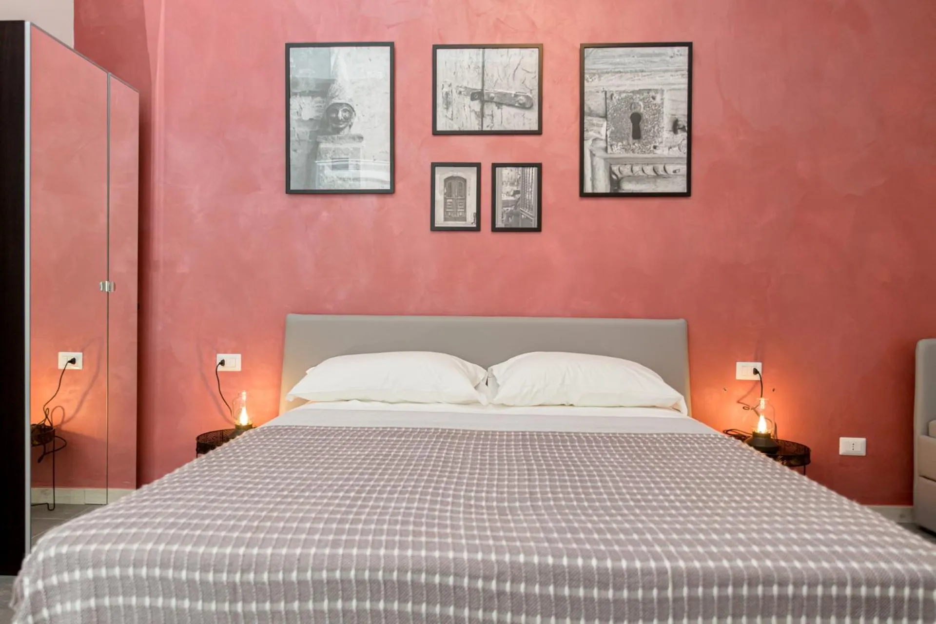 Bed in N'Art Suites - Napoli