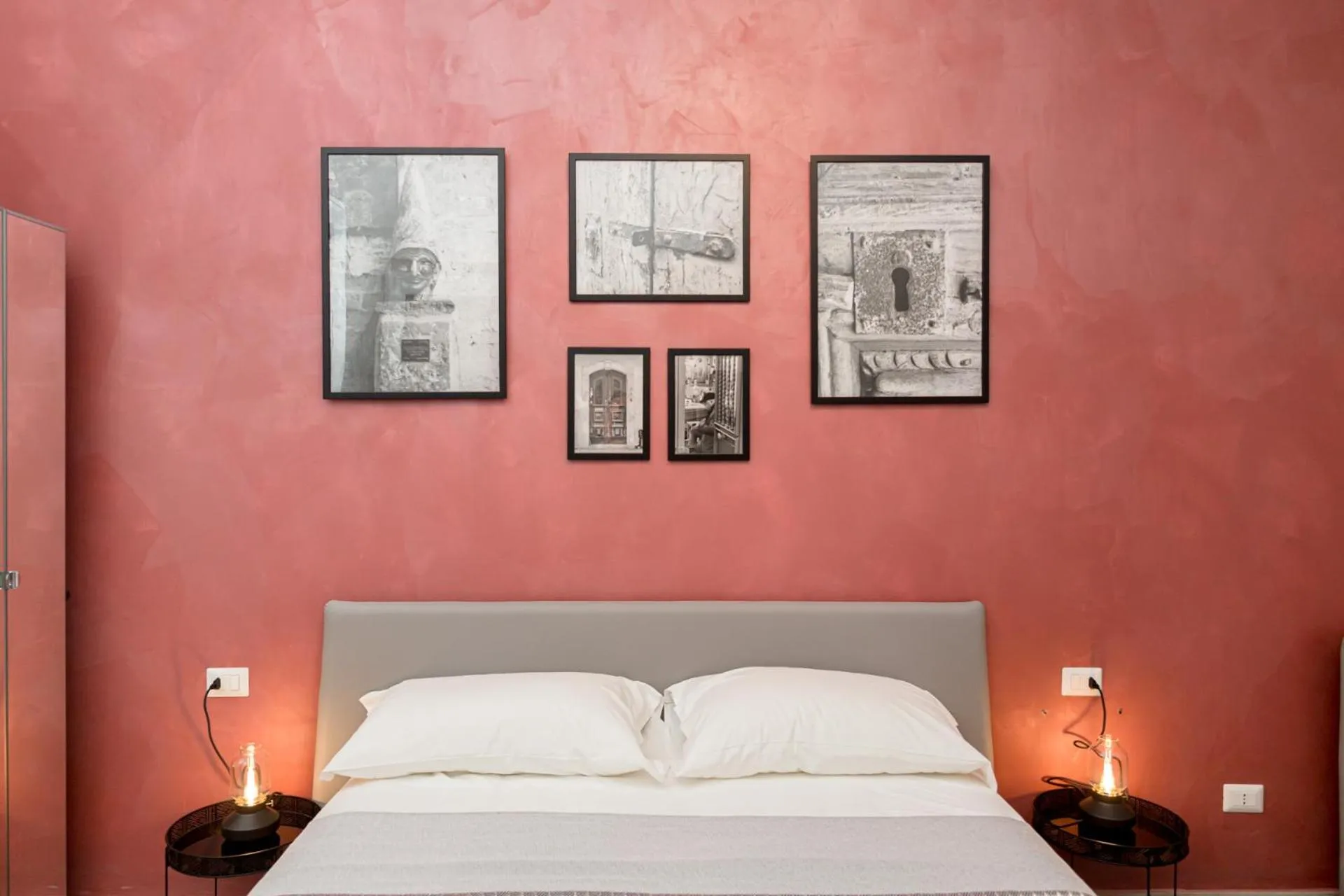 Bed in N'Art Suites - Napoli