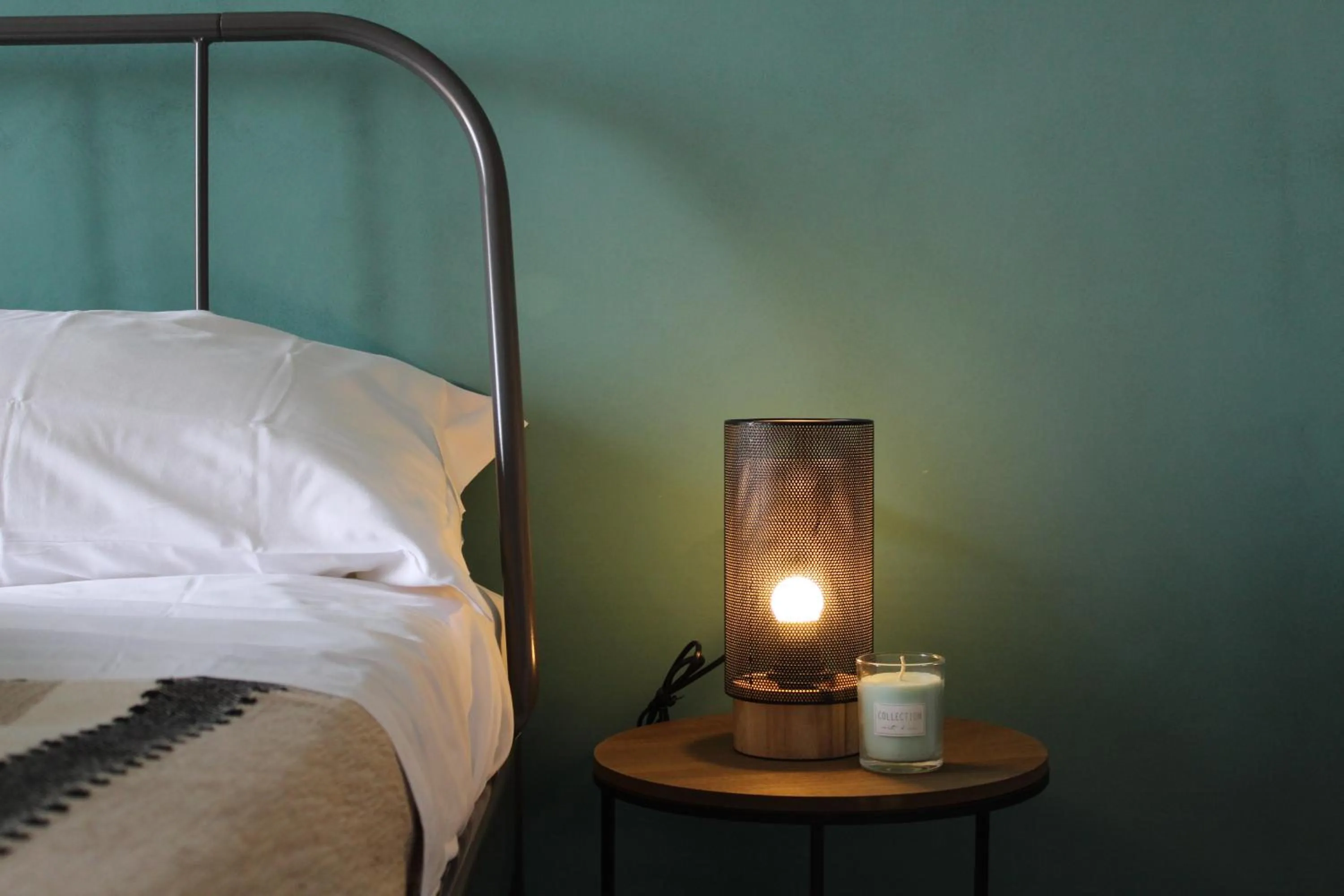 Decorative detail, Bed in N'Art Suites - Napoli