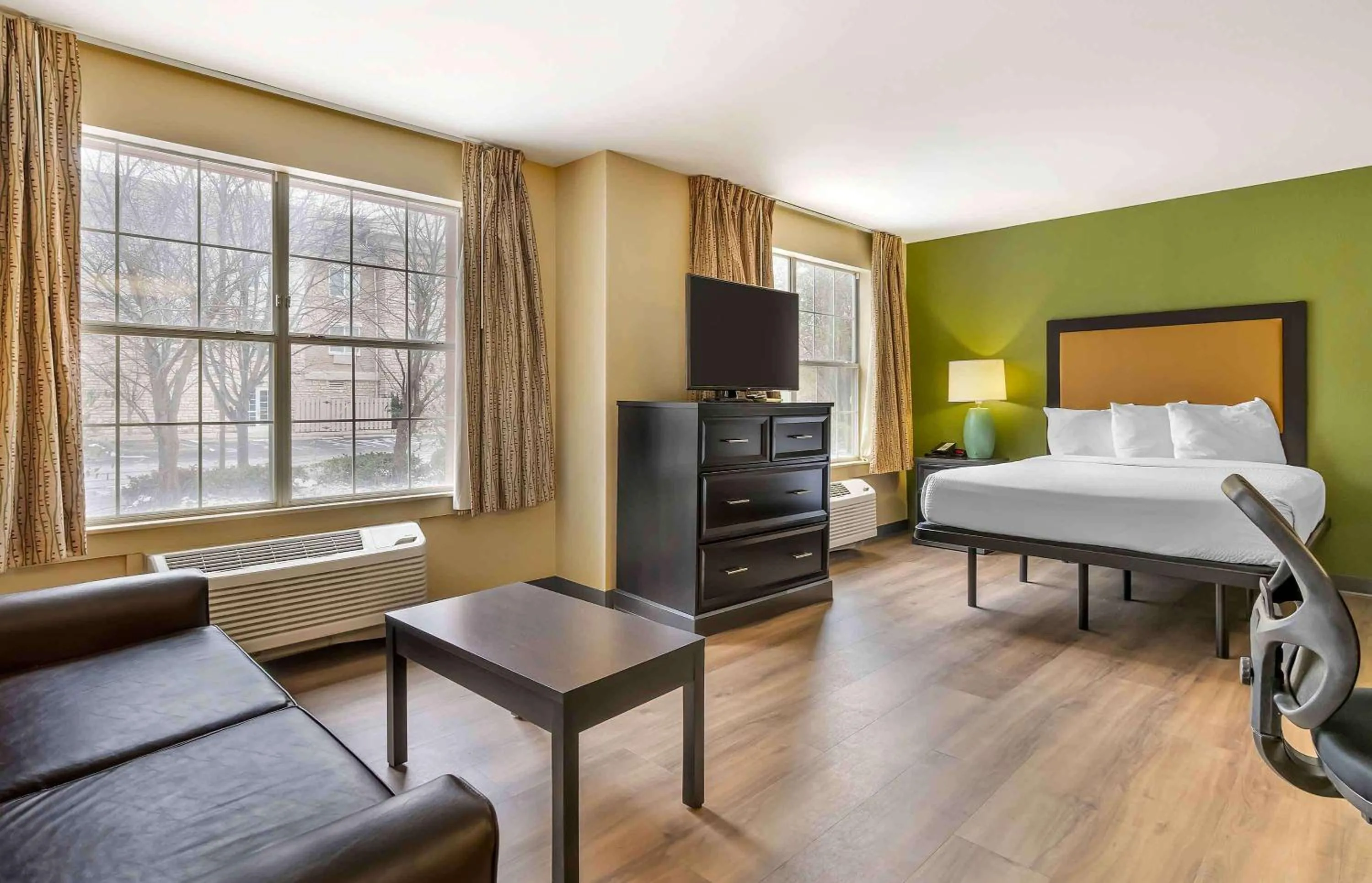 Bedroom, Bed in Extended Stay America Suites - Columbus - Tuttle