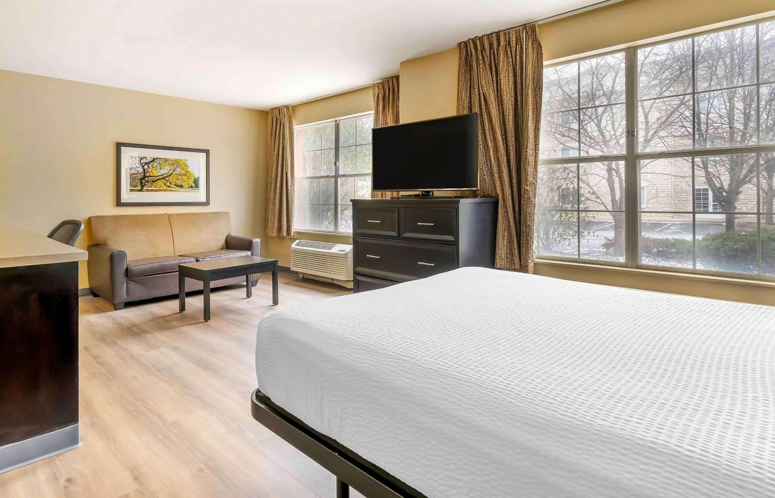 Bedroom, Bed in Extended Stay America Suites - Columbus - Tuttle