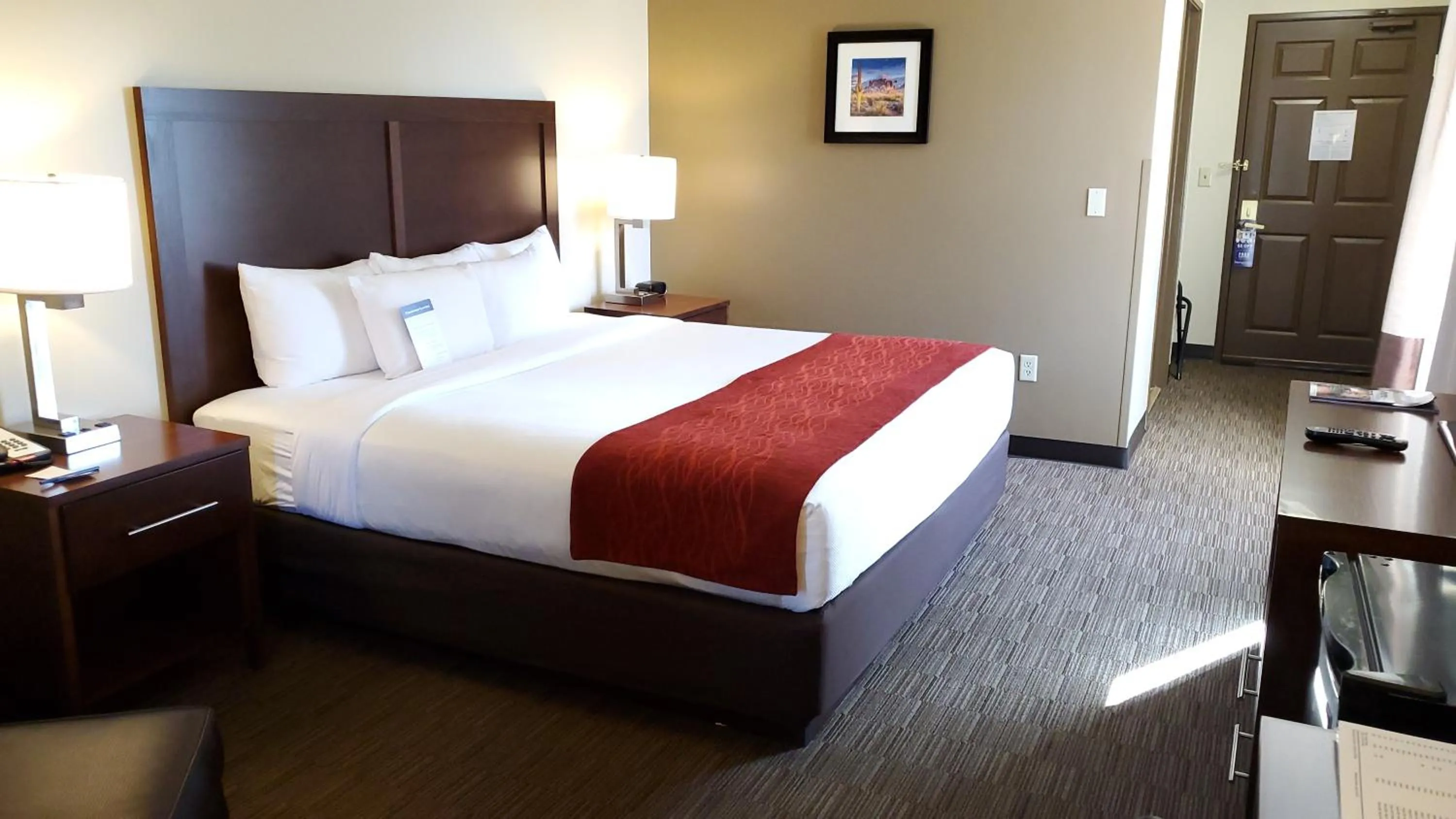 Photo of the whole room in Comfort Inn & Suites Tempe Phoenix Sky Harbor Airport