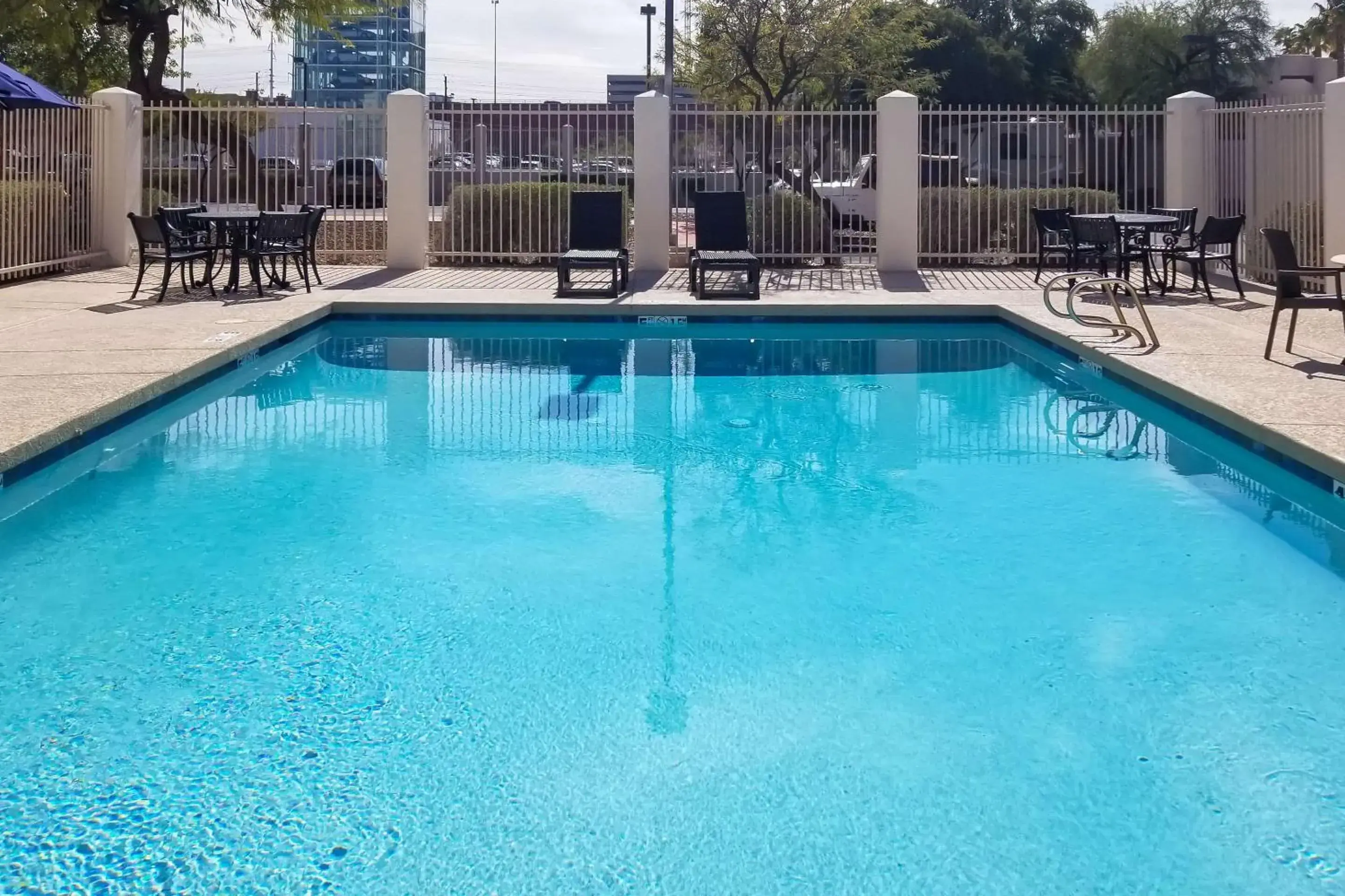 On site, Swimming Pool in Comfort Inn & Suites Tempe Phoenix Sky Harbor Airport