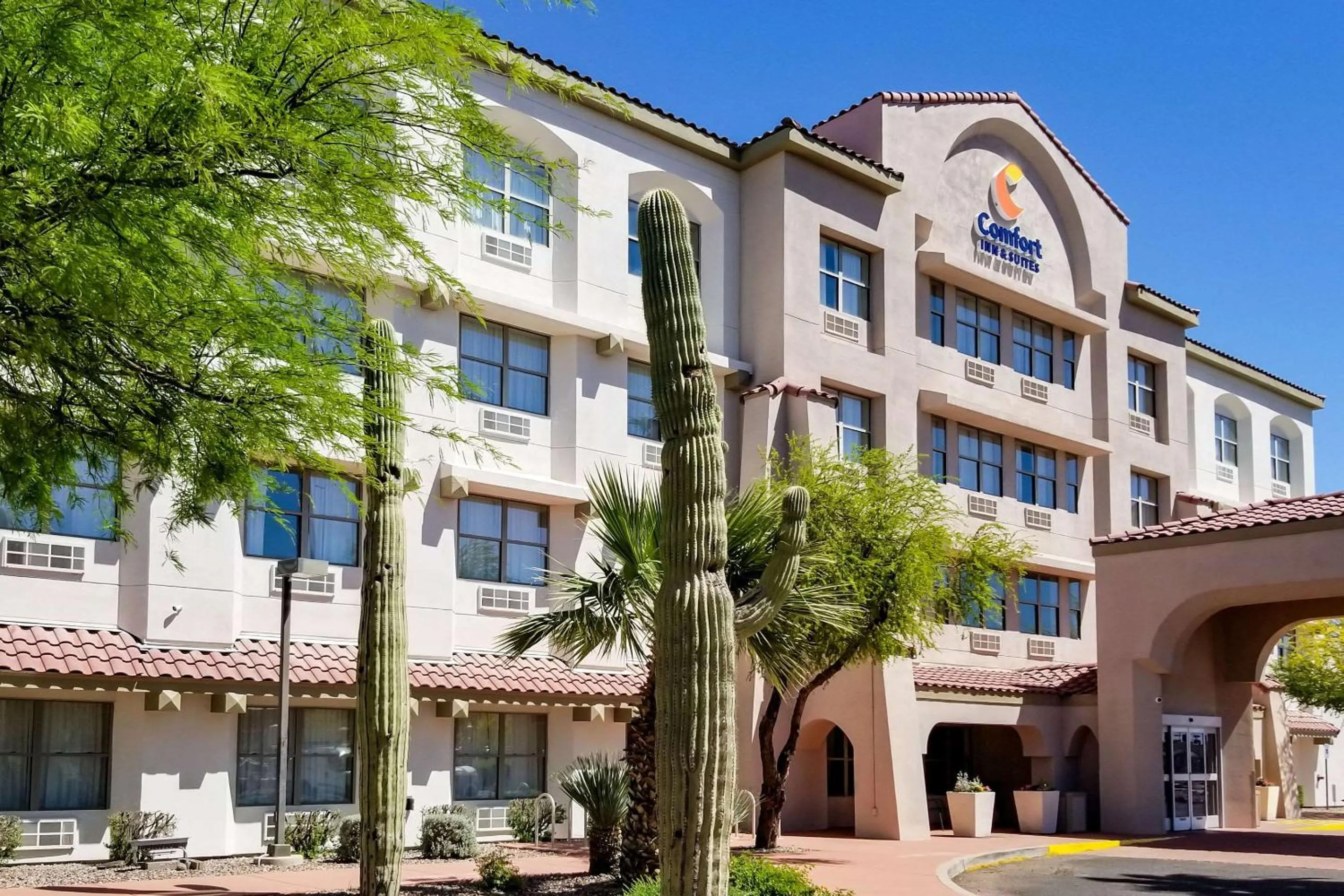 Property building in Comfort Inn & Suites Tempe Phoenix Sky Harbor Airport