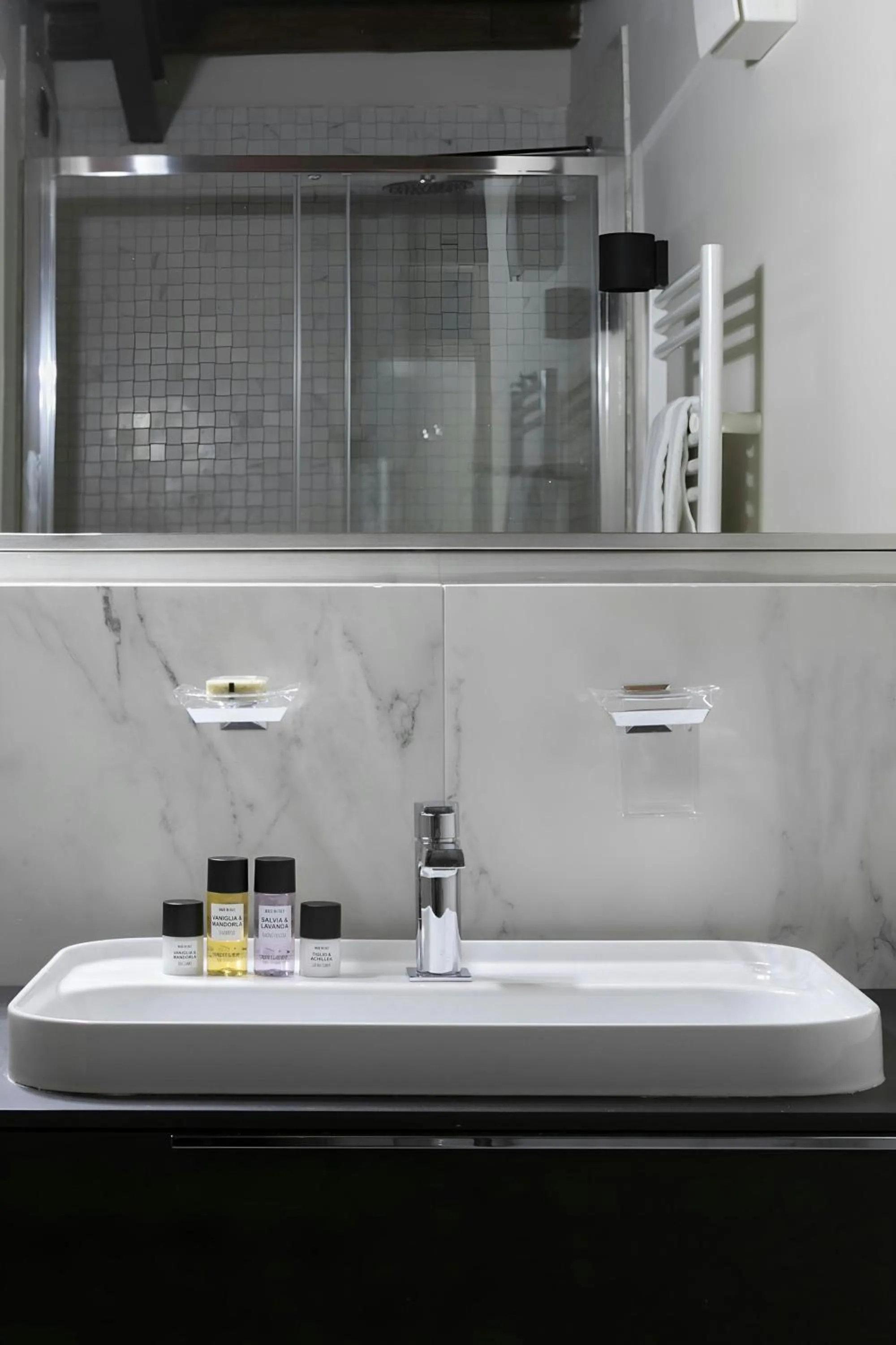 Bathroom in Sonder by Marriott Bonvoy Trastevere Apartments Piazza Trilussa