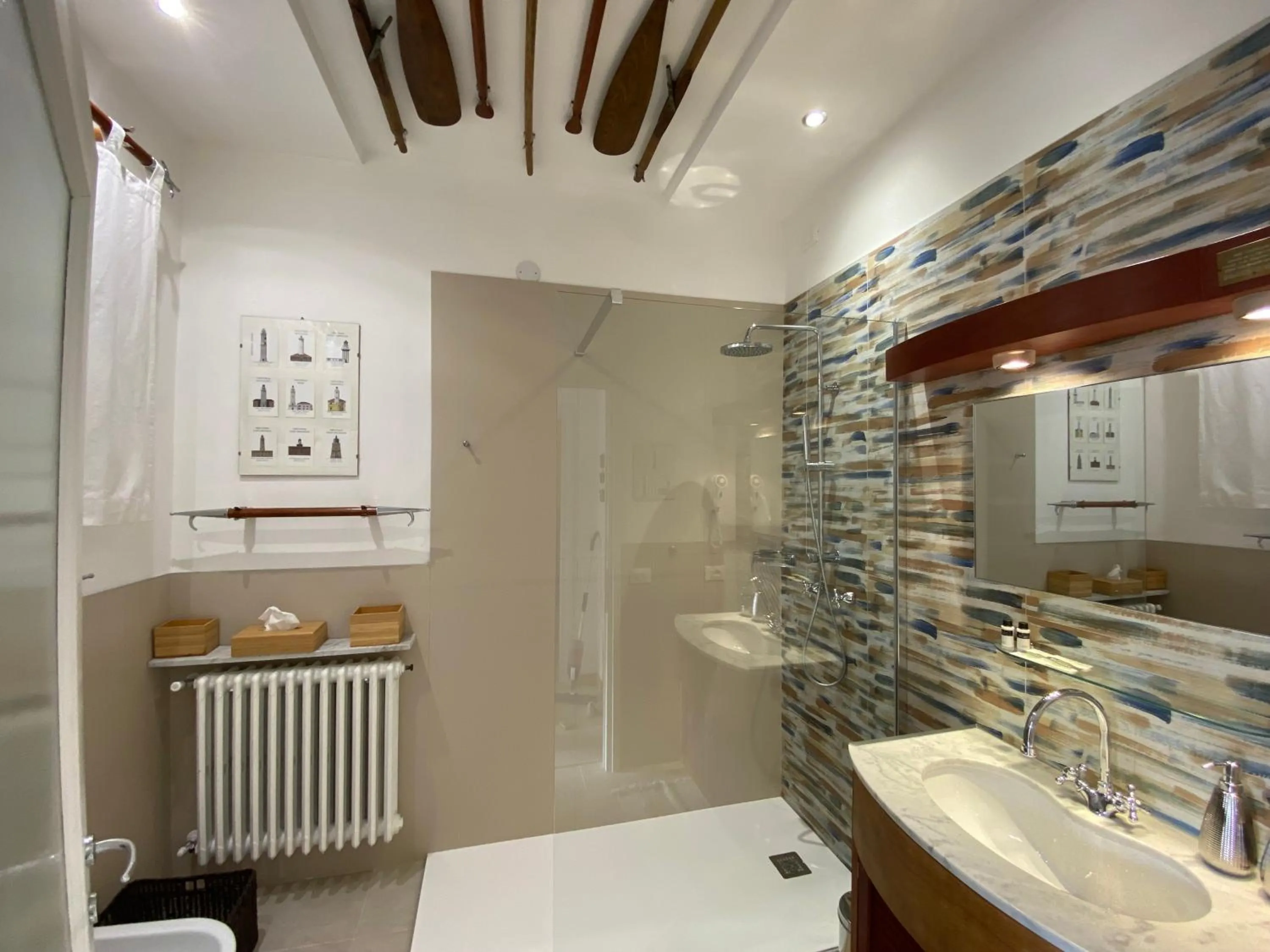 Bathroom in B&B and Sail