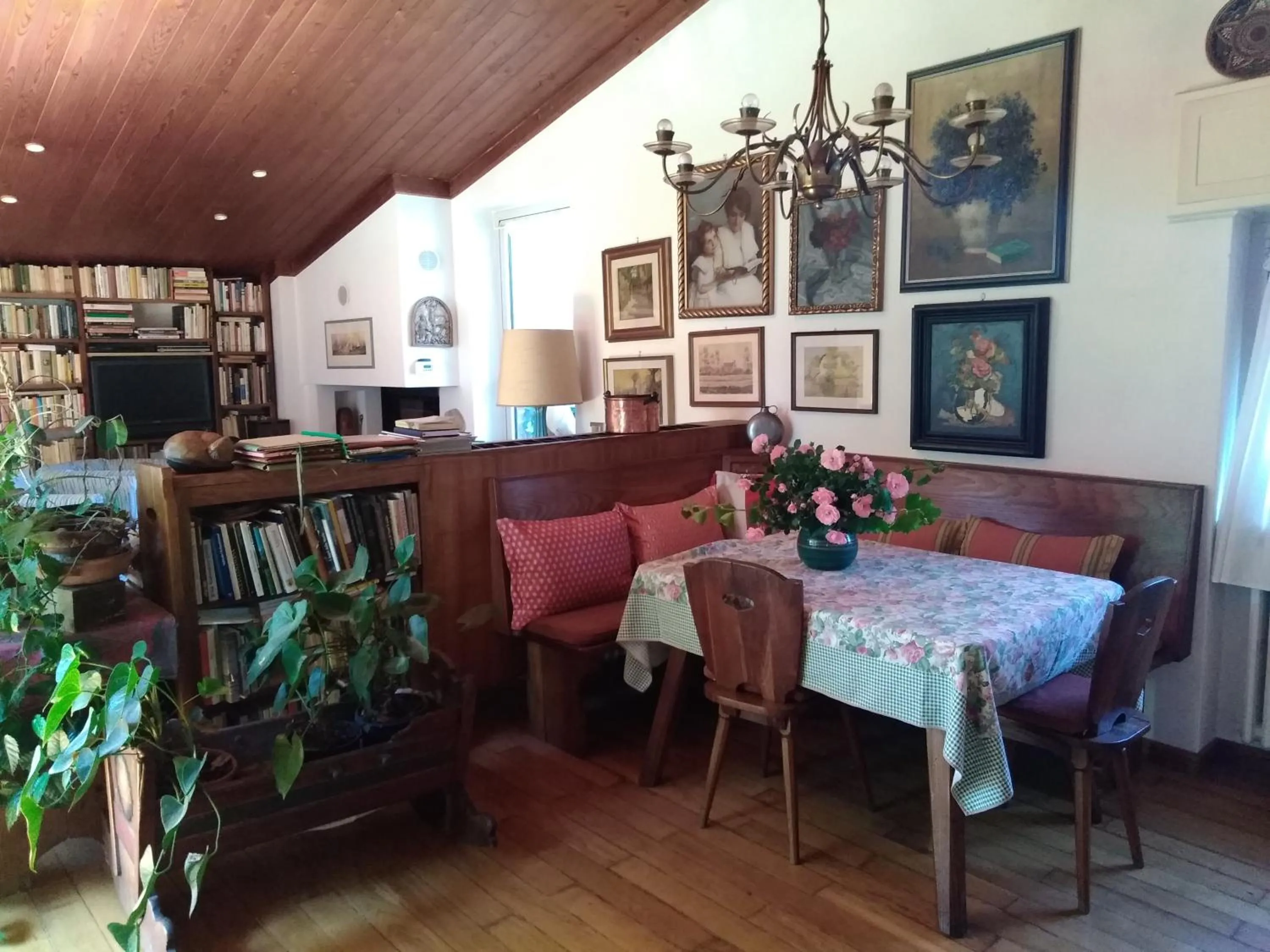 Living room in B&B and Sail