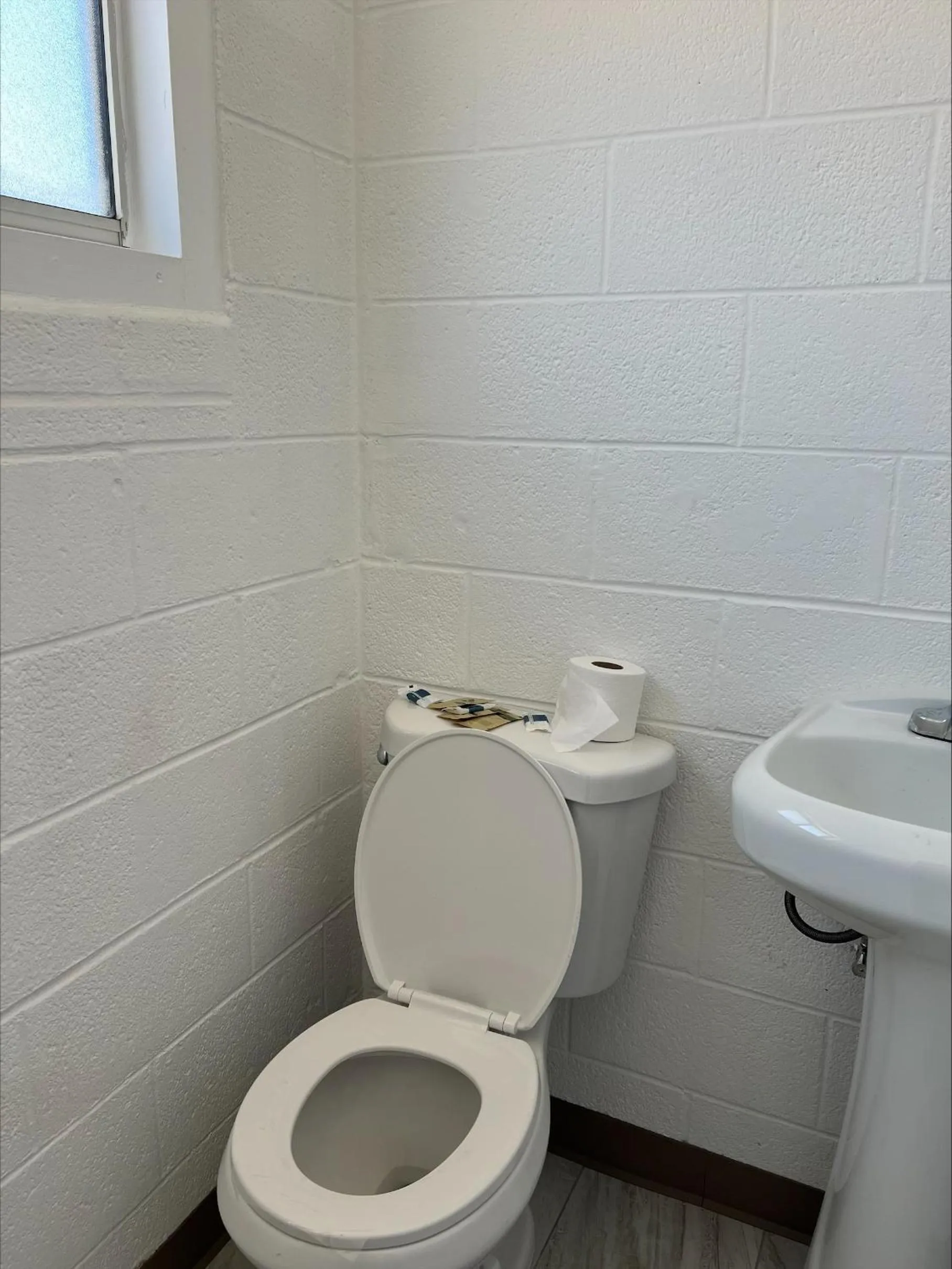 Bathroom in Carl's Motel