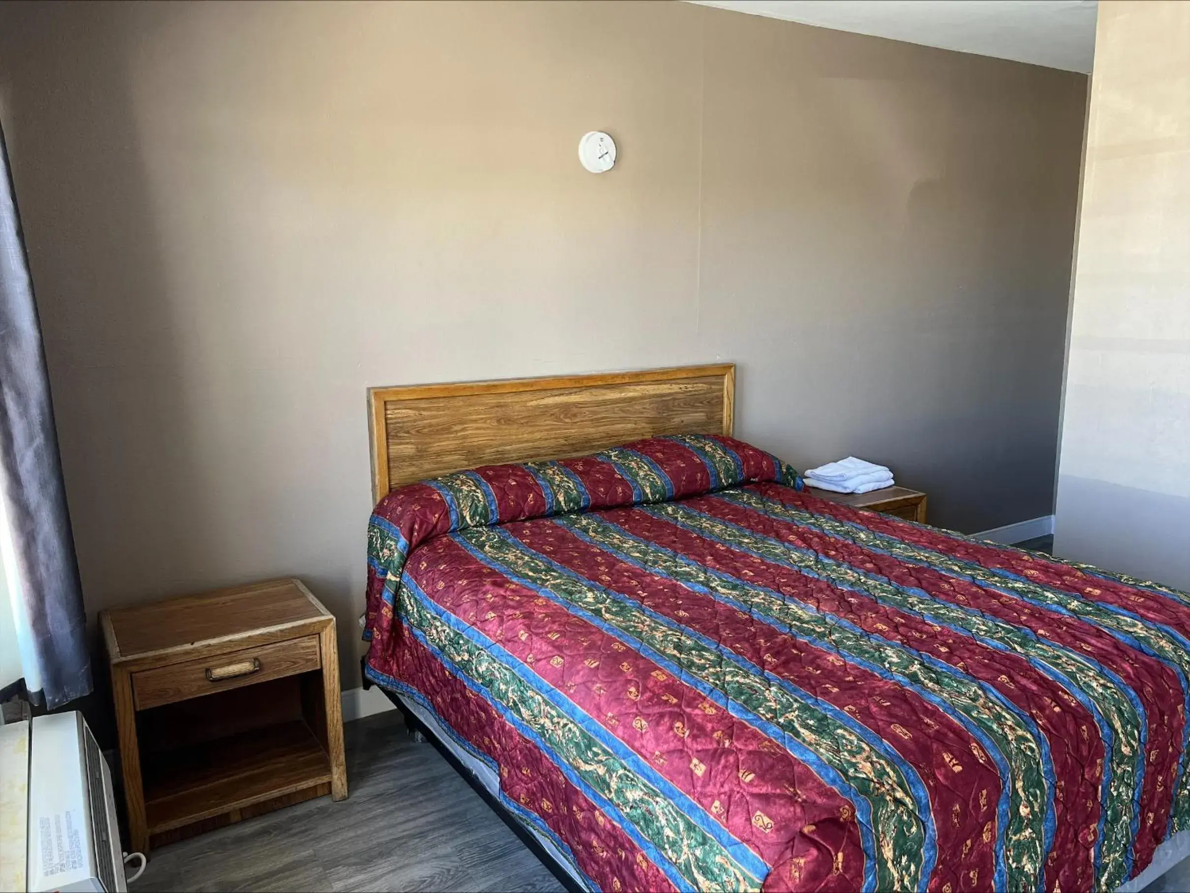Bedroom, Bed in Carl's Motel Bedroom, Bed in Carl's Motel