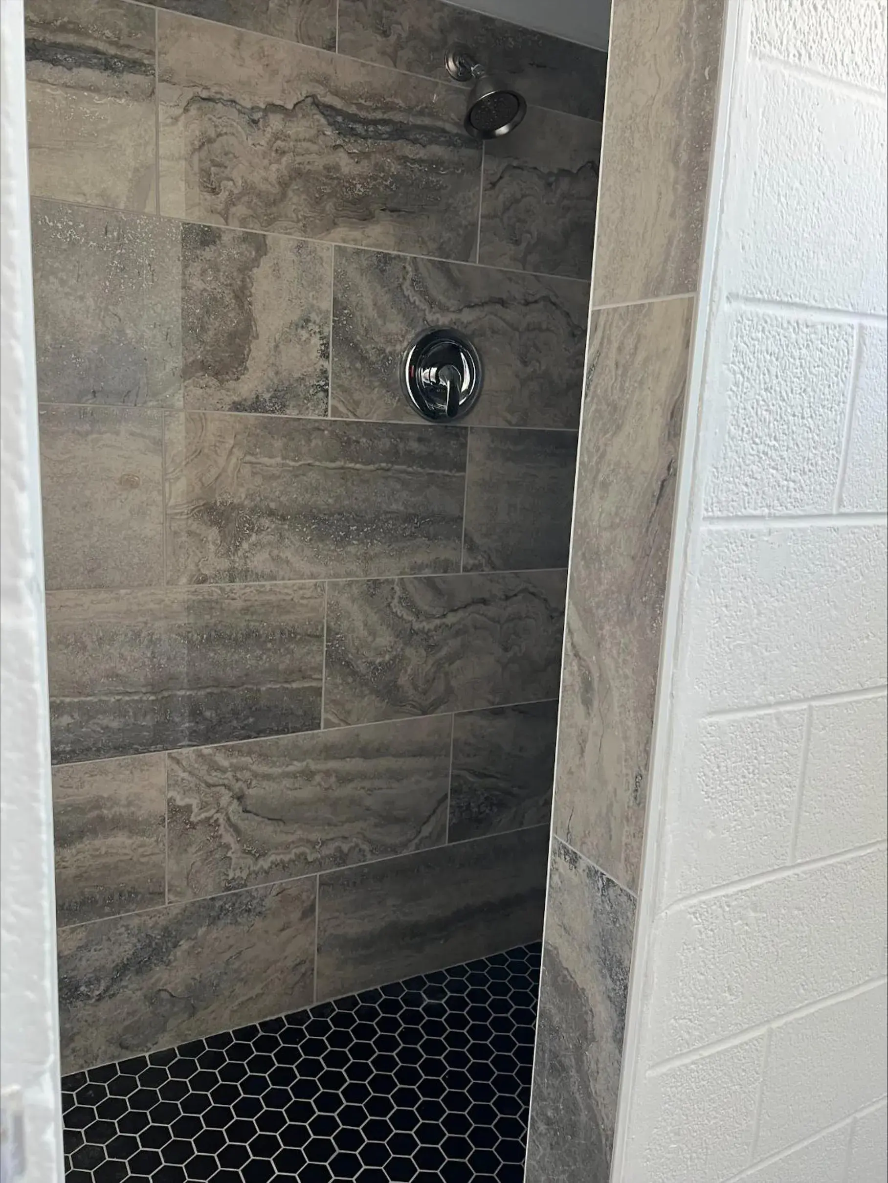 Bathroom in Carl's Motel Bathroom in Carl's Motel